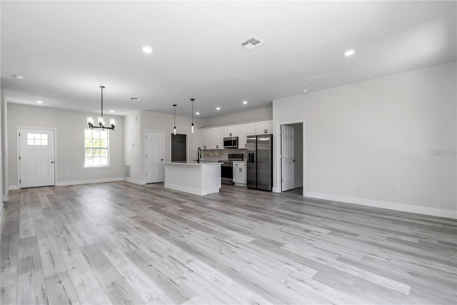 MARION OAKS 06 - Residential Lease