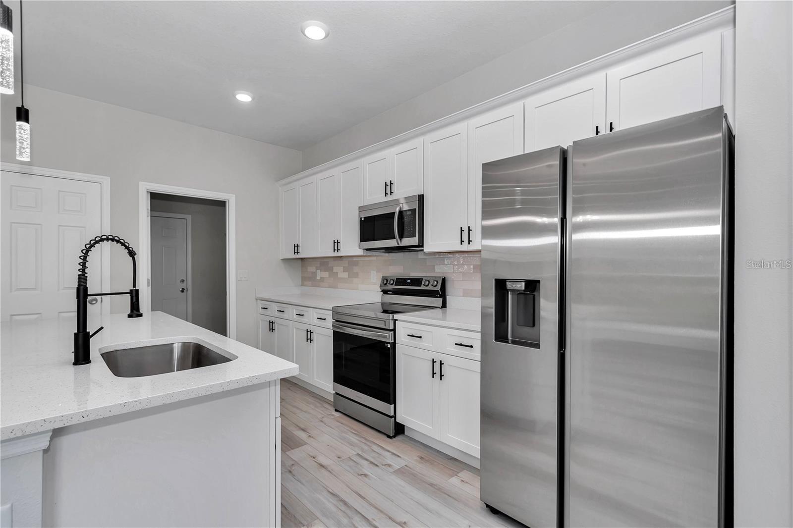 MARION OAKS 06 - Residential Lease