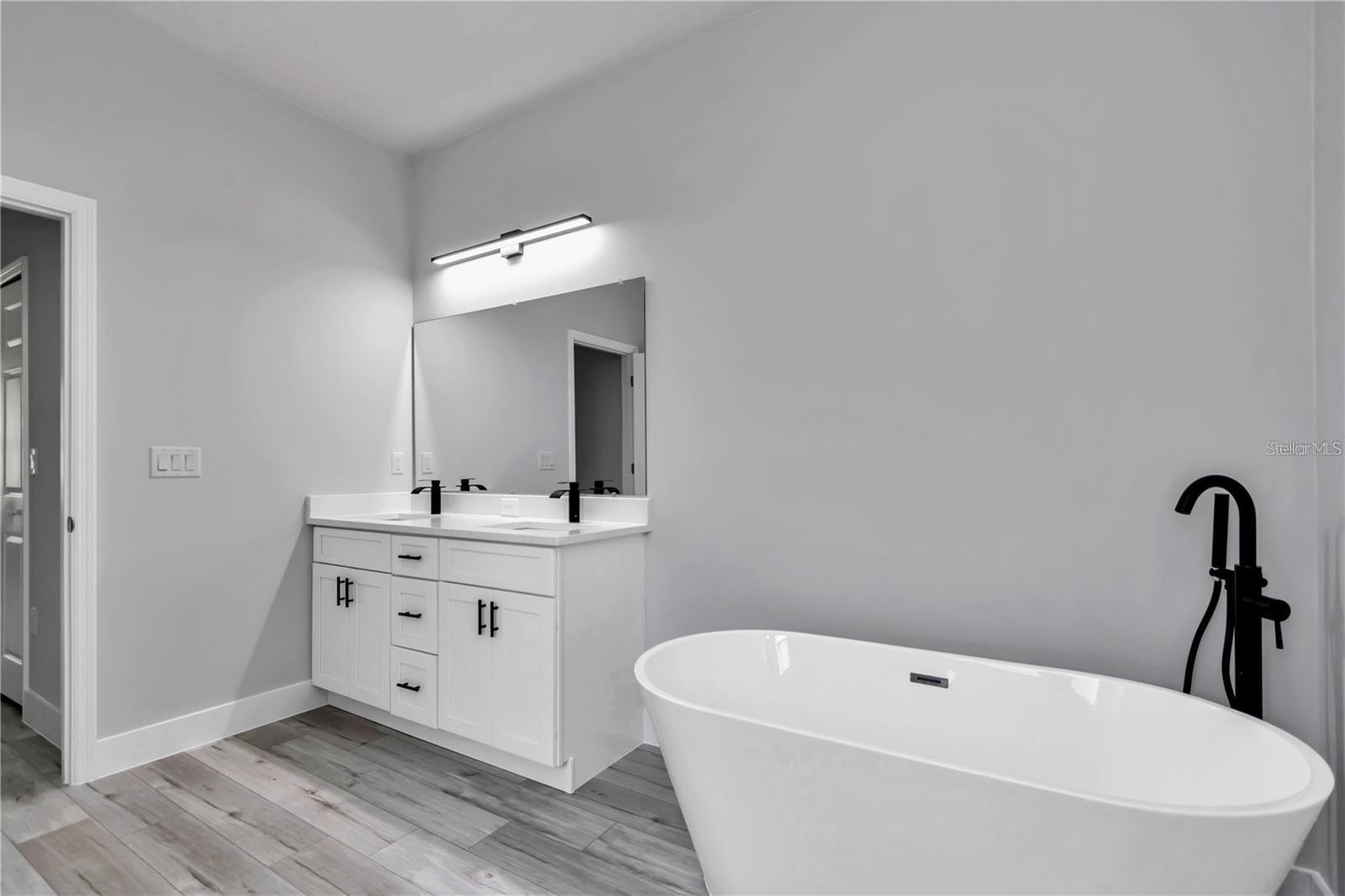 MARION OAKS 06 - Residential Lease