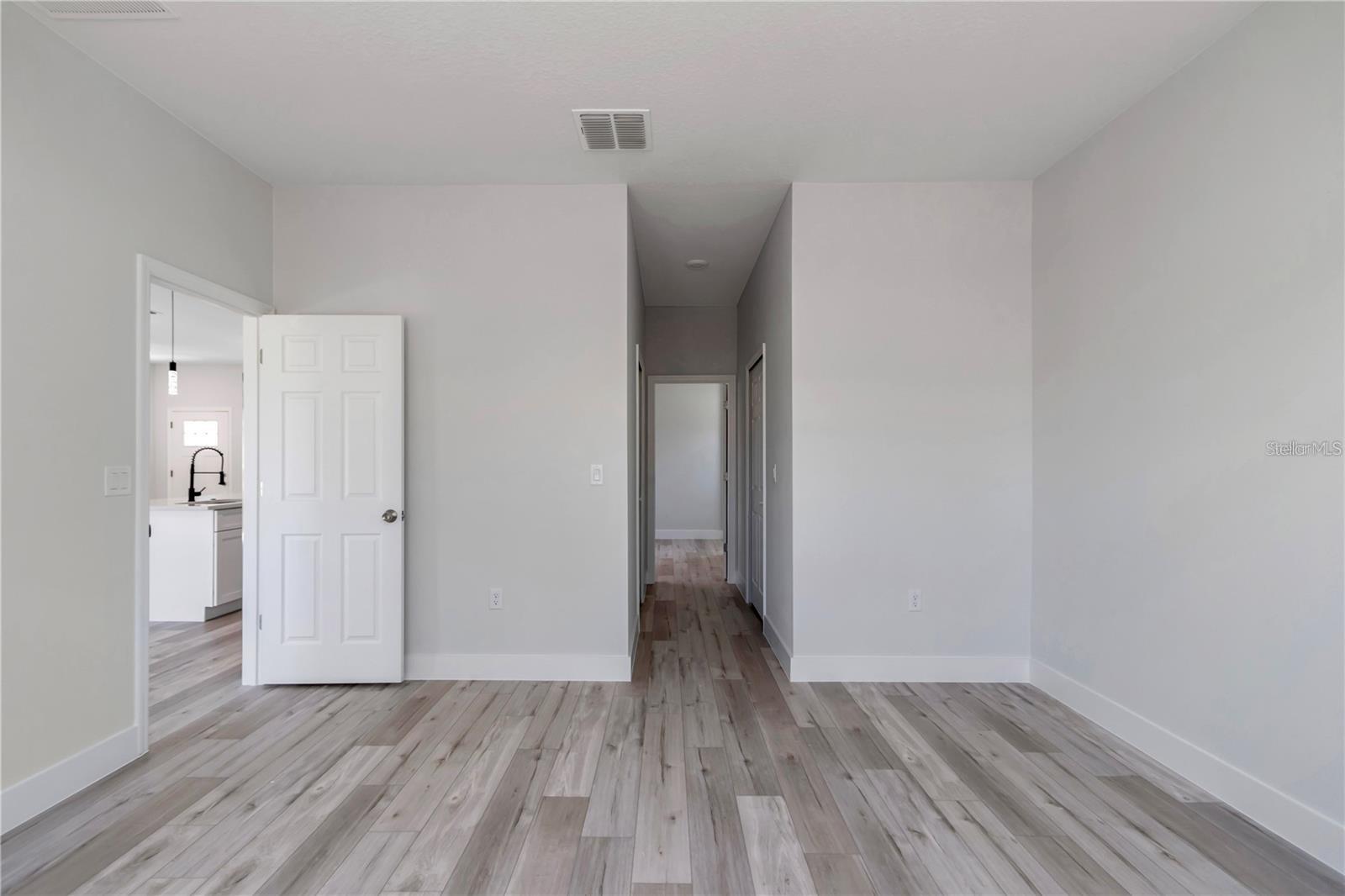 MARION OAKS 06 - Residential Lease