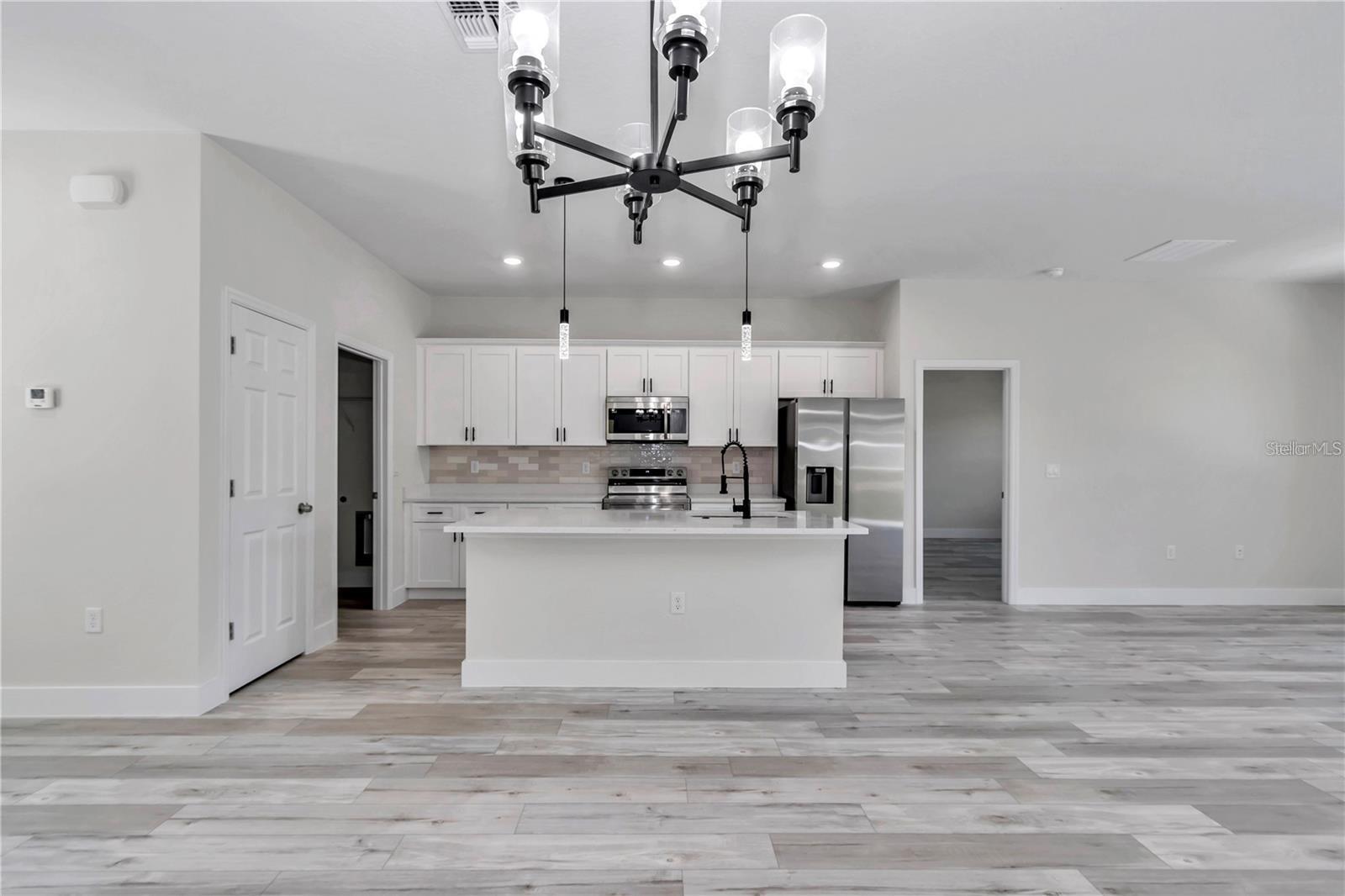 MARION OAKS 06 - Residential Lease