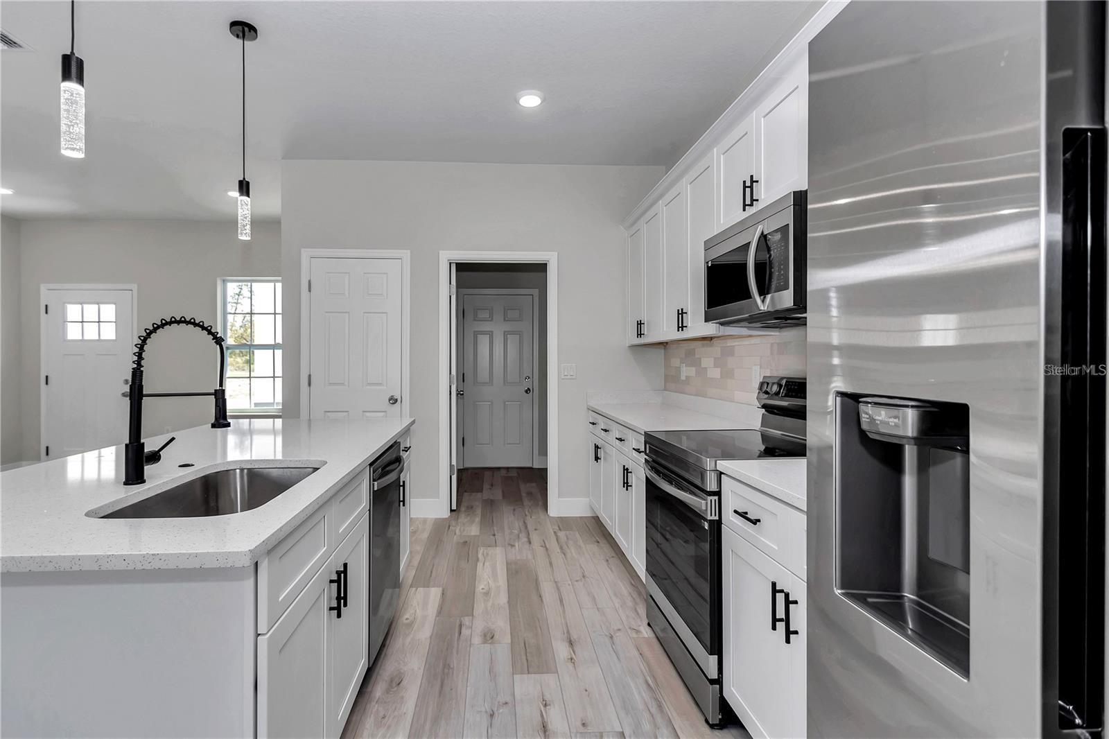 MARION OAKS 06 - Residential Lease