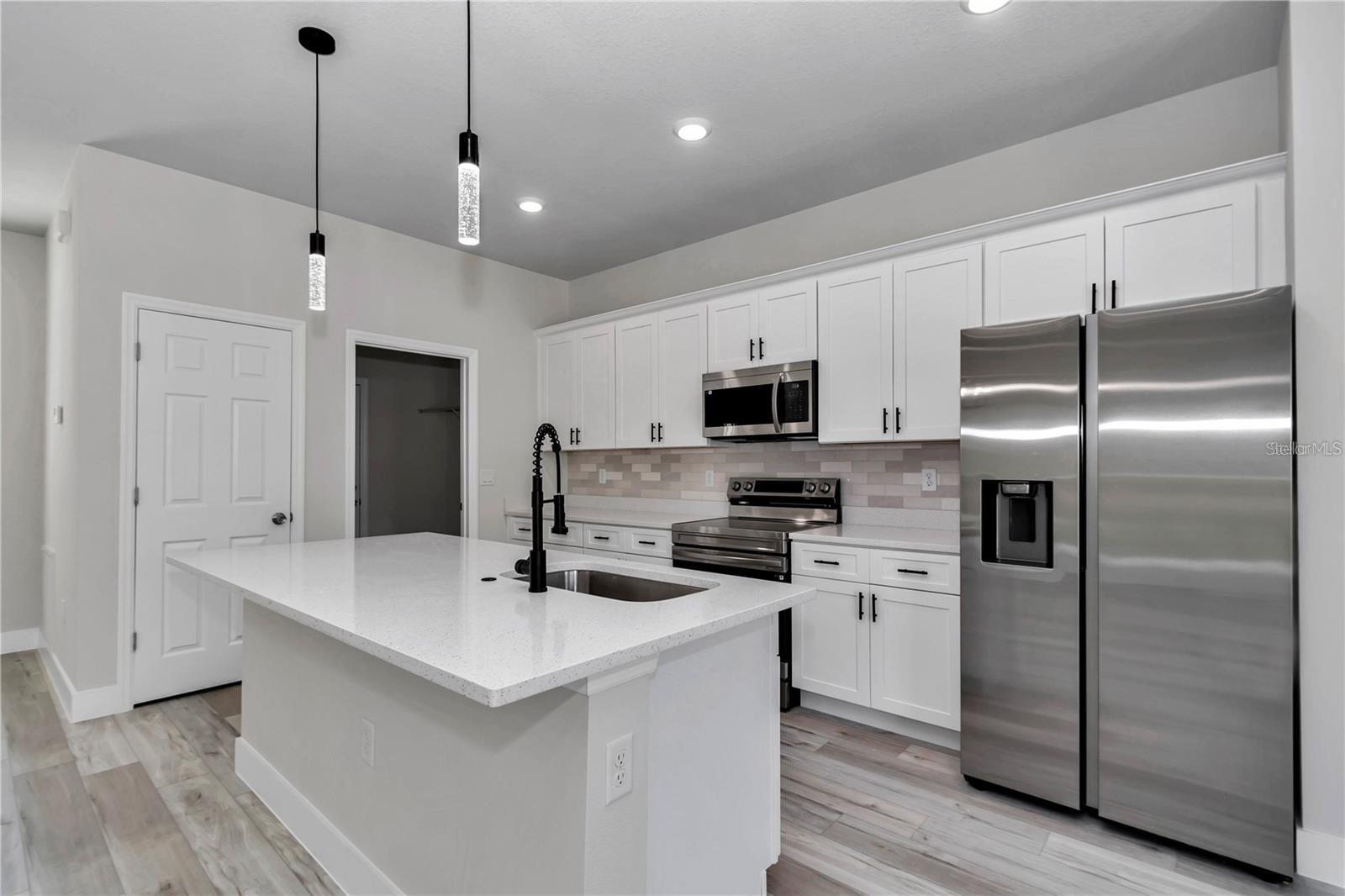 MARION OAKS 06 - Residential Lease