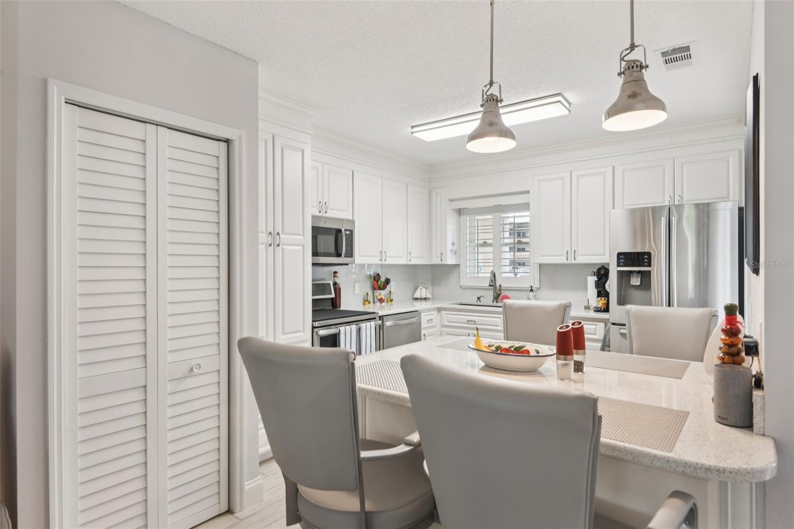 ON TOP OF THE WORLD - Residential