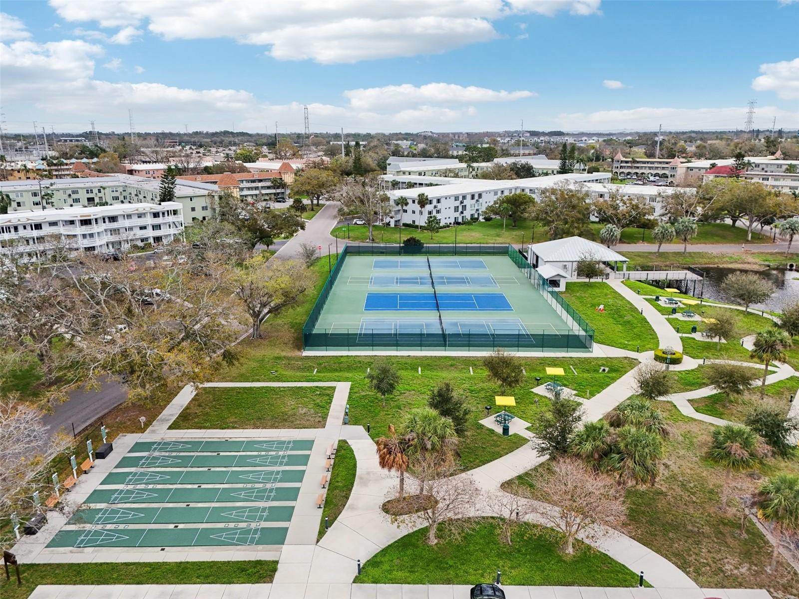 ON TOP OF THE WORLD - Residential