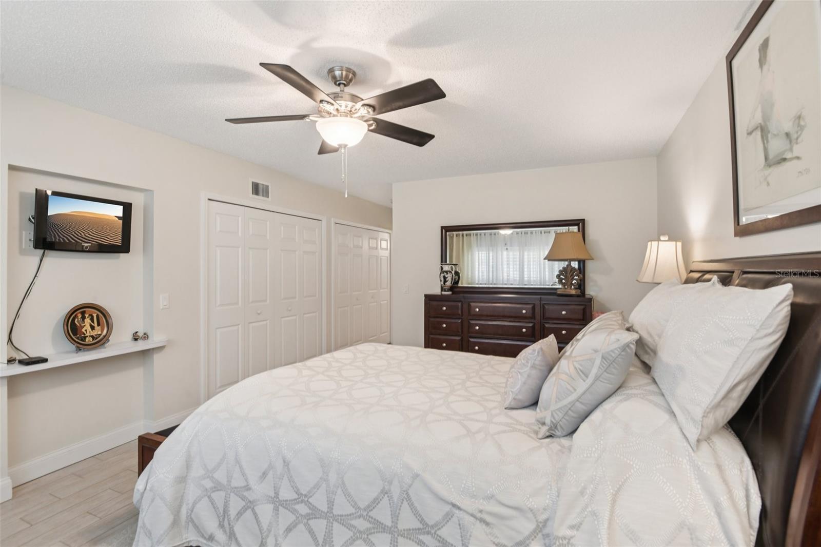 ON TOP OF THE WORLD - Residential