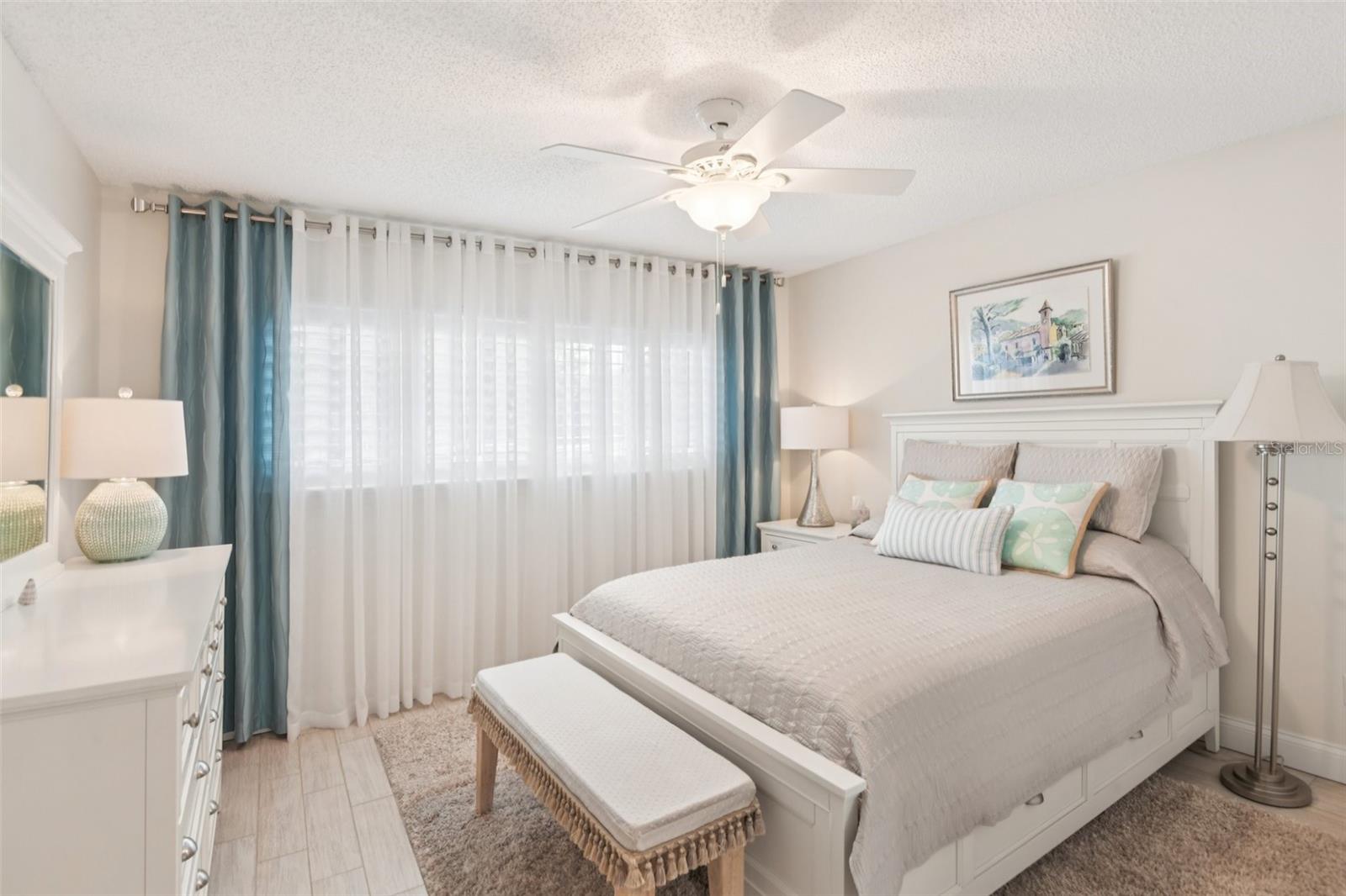 ON TOP OF THE WORLD - Residential