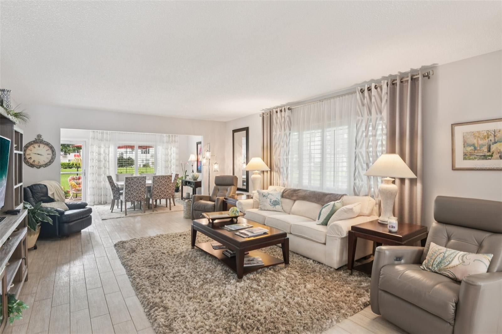 ON TOP OF THE WORLD - Residential