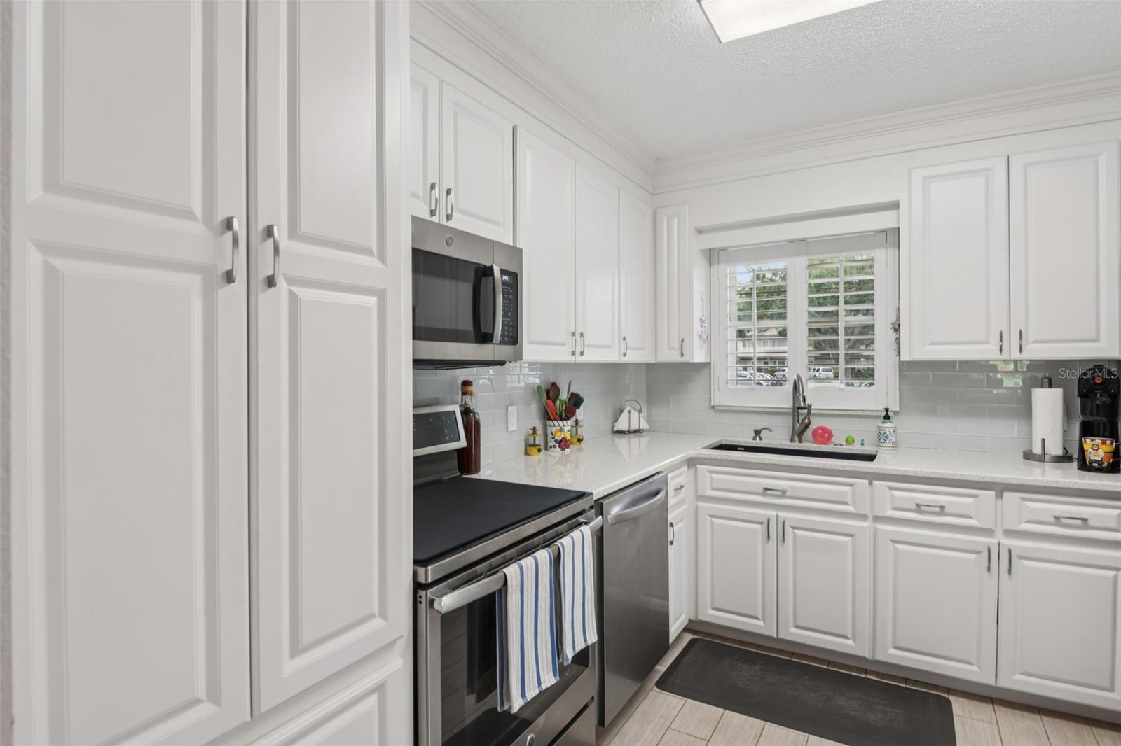 ON TOP OF THE WORLD - Residential