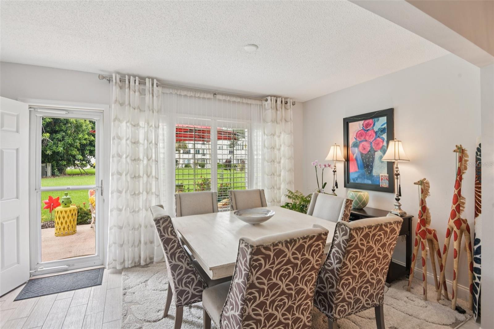 ON TOP OF THE WORLD - Residential