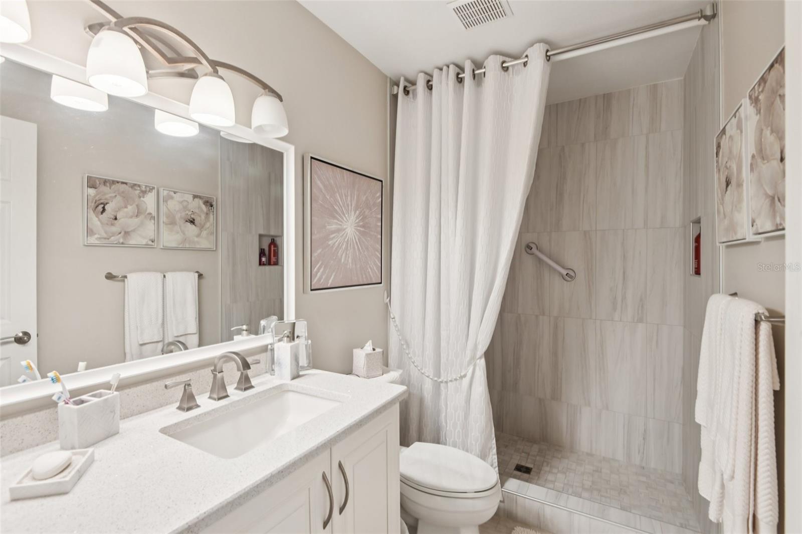 ON TOP OF THE WORLD - Residential