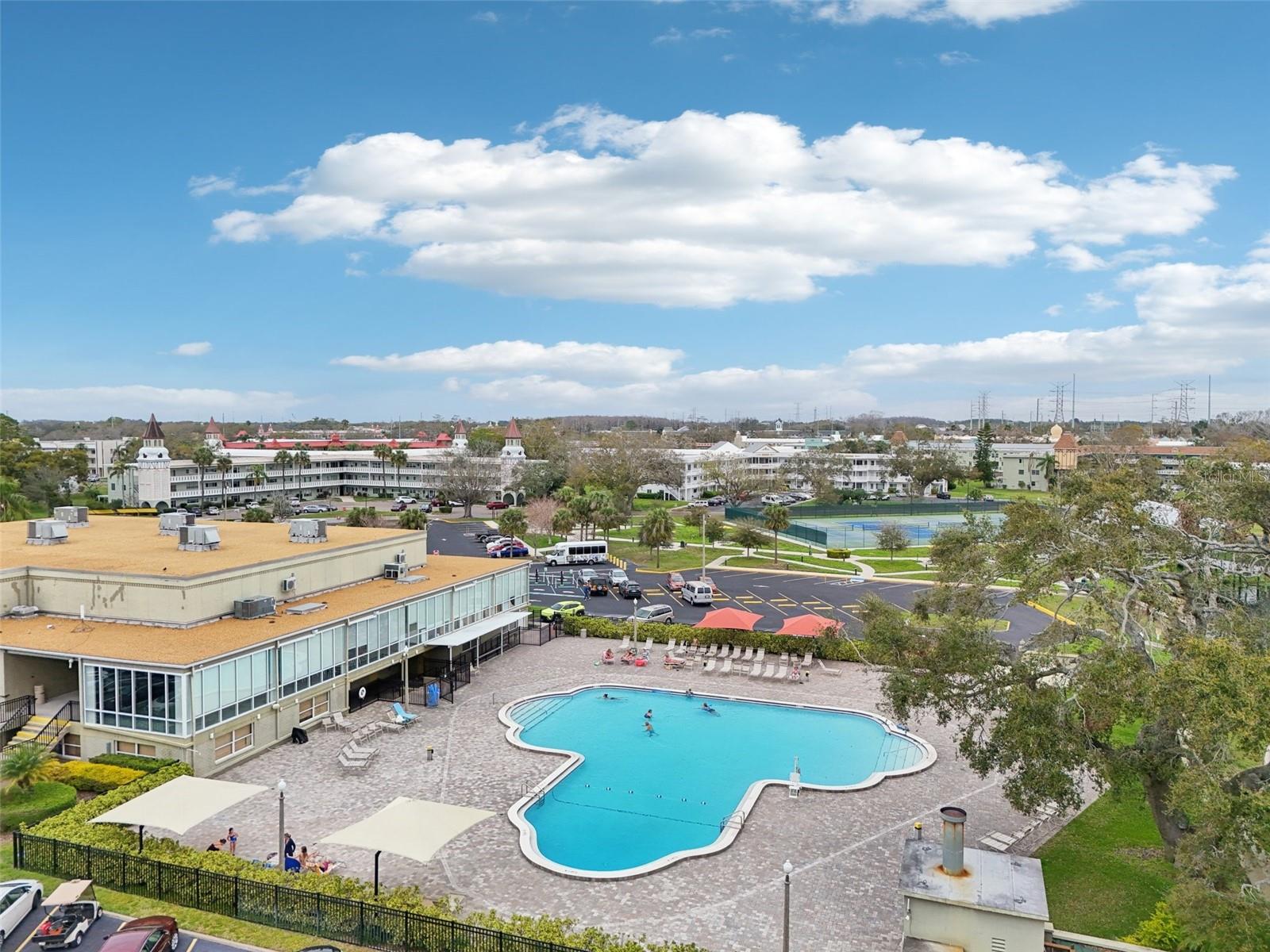 ON TOP OF THE WORLD - Residential