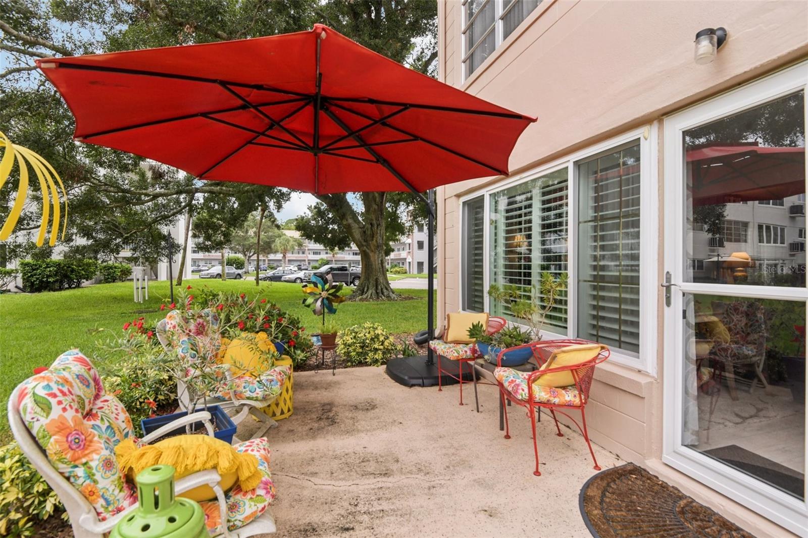 ON TOP OF THE WORLD - Residential