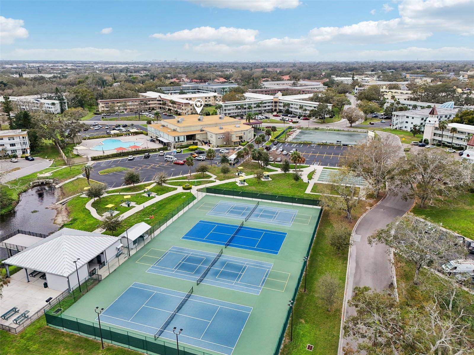 ON TOP OF THE WORLD - Residential