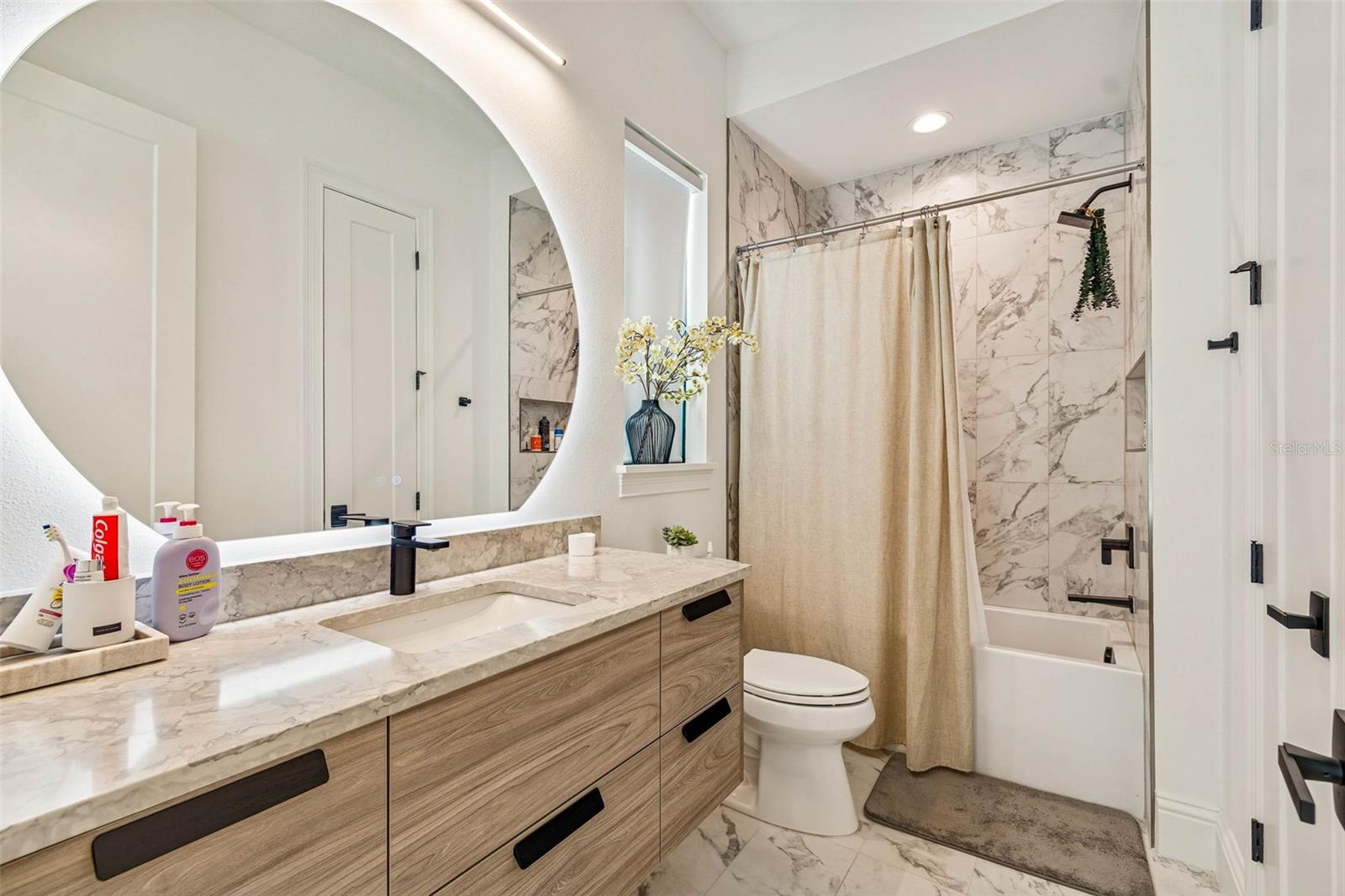 LIBERTY OAKS - Residential