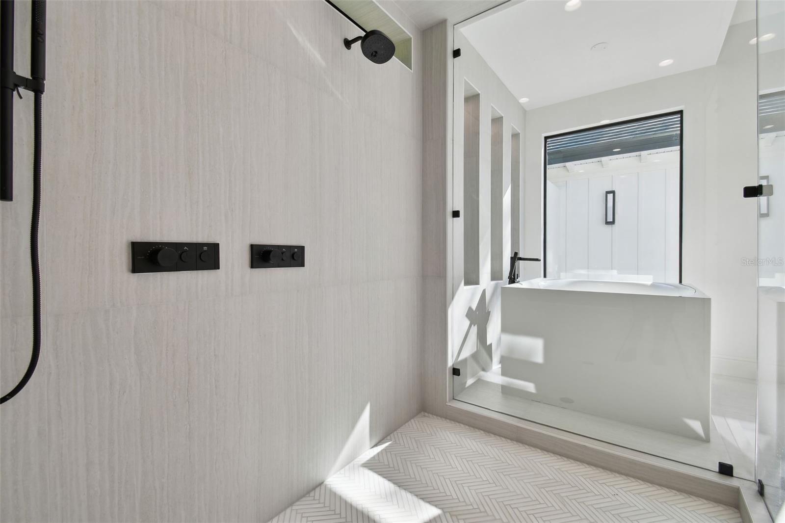 LIBERTY OAKS - Residential