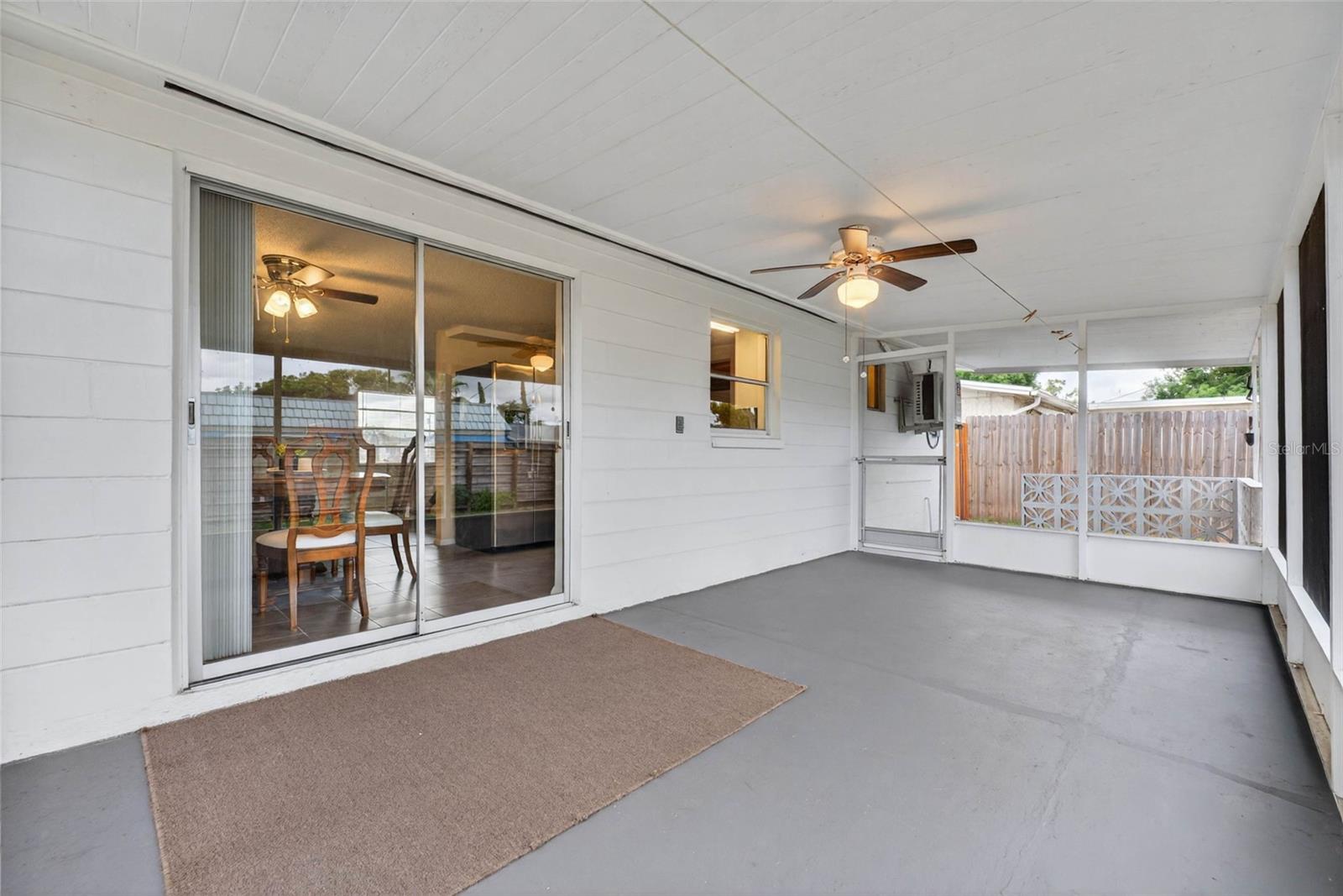 COLONIAL HILLS - Residential