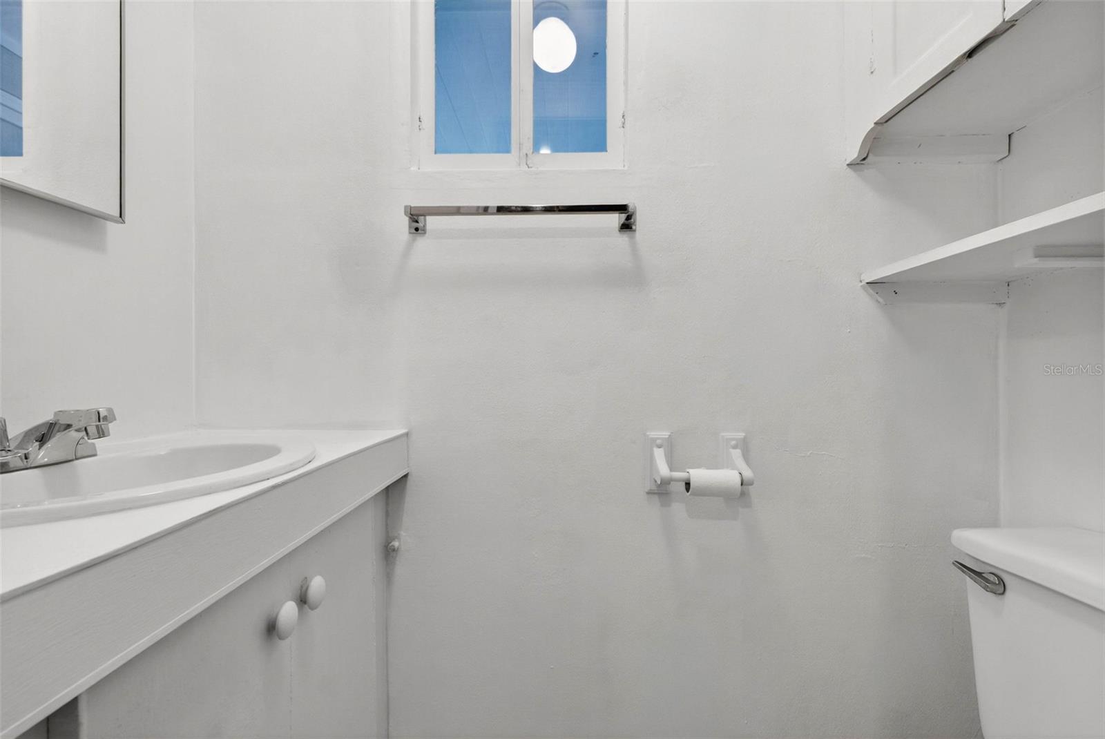 COLONIAL HILLS - Residential