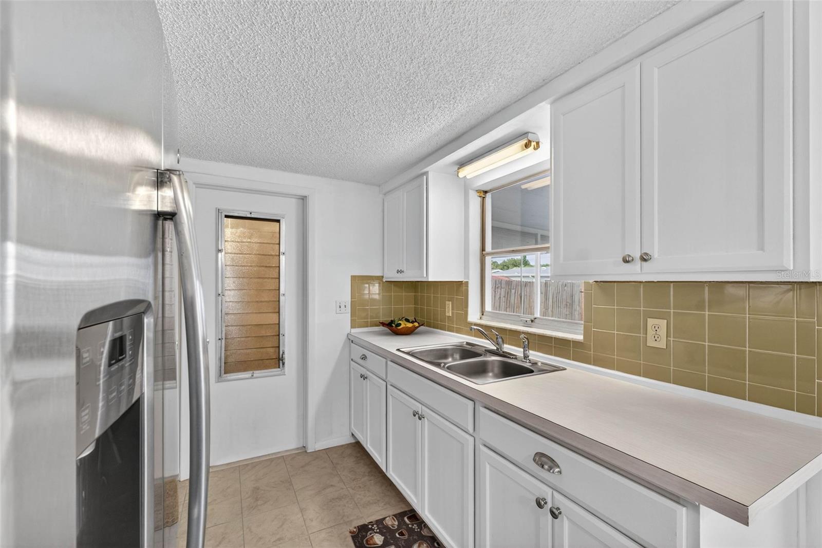 COLONIAL HILLS - Residential