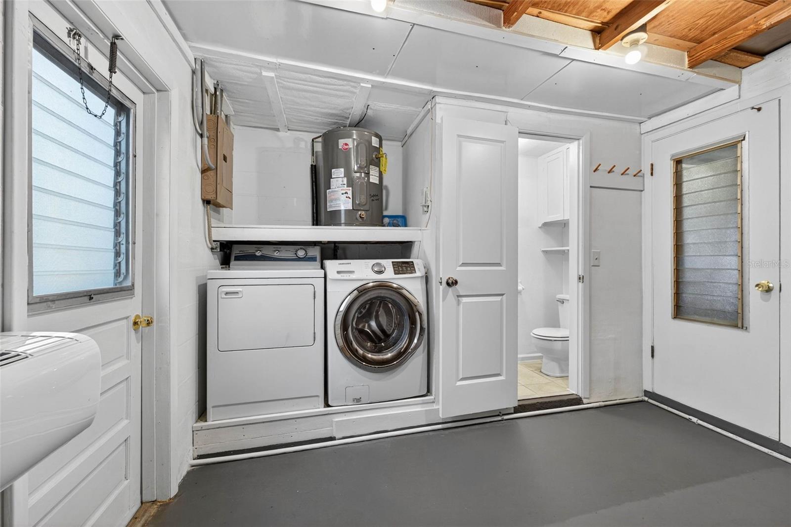 COLONIAL HILLS - Residential