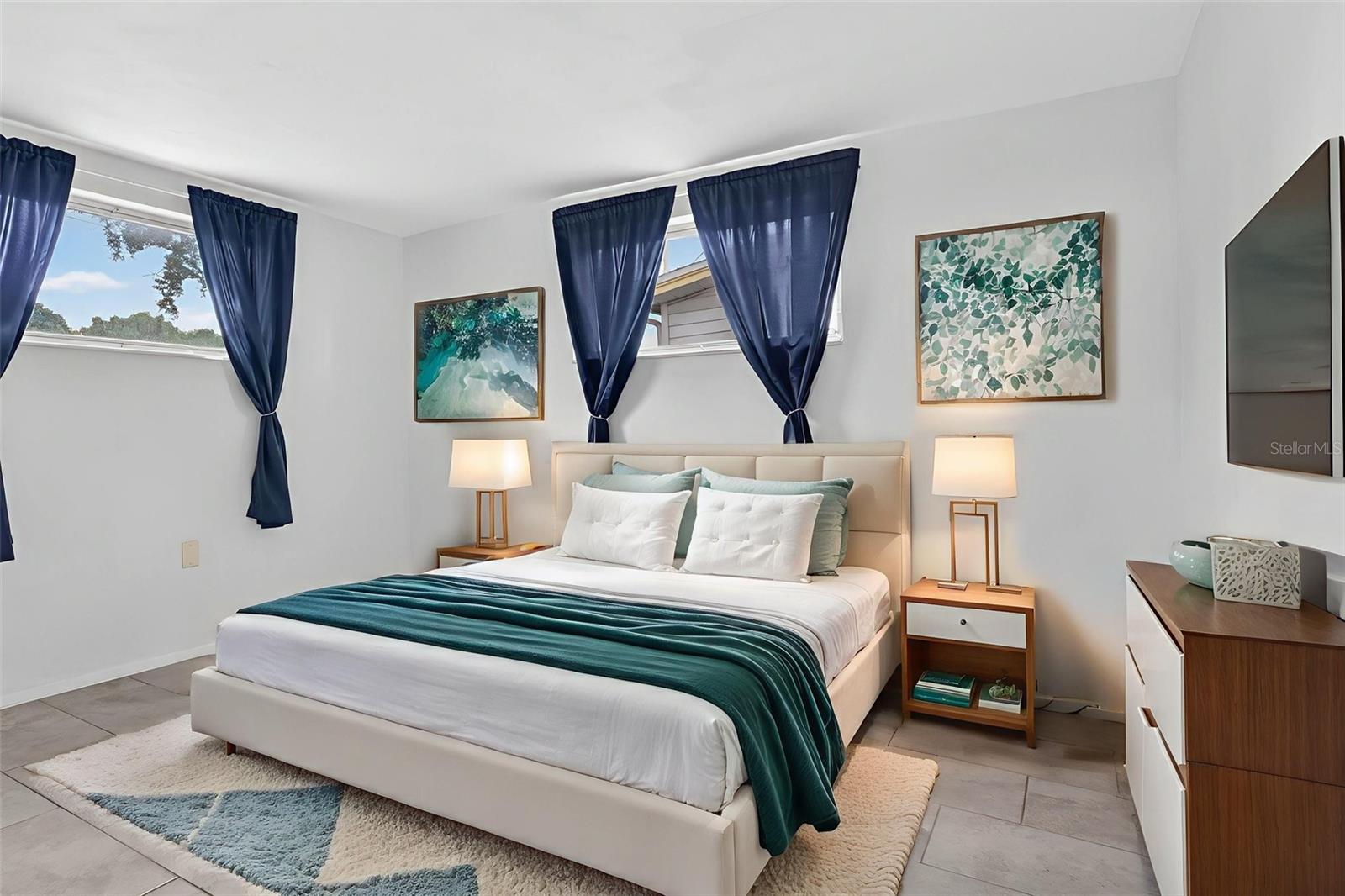 COLONIAL HILLS - Residential