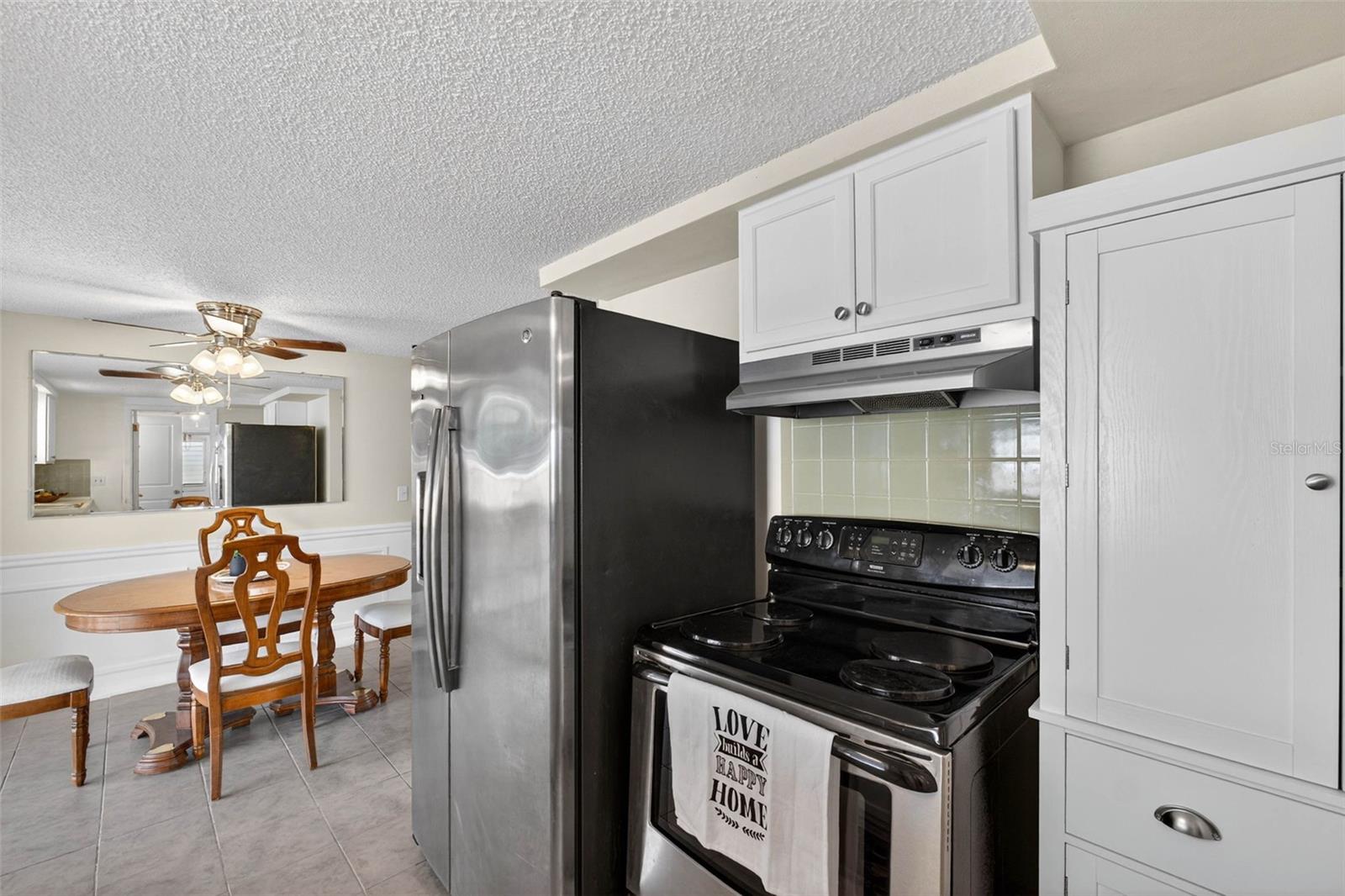 COLONIAL HILLS - Residential