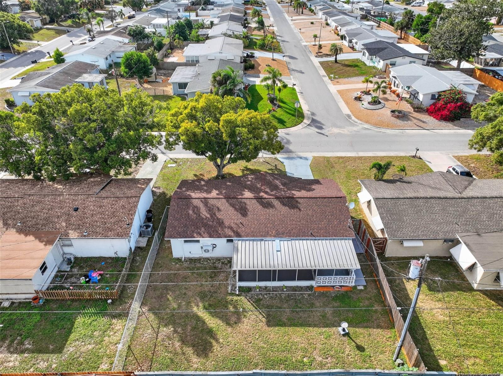 COLONIAL HILLS - Residential