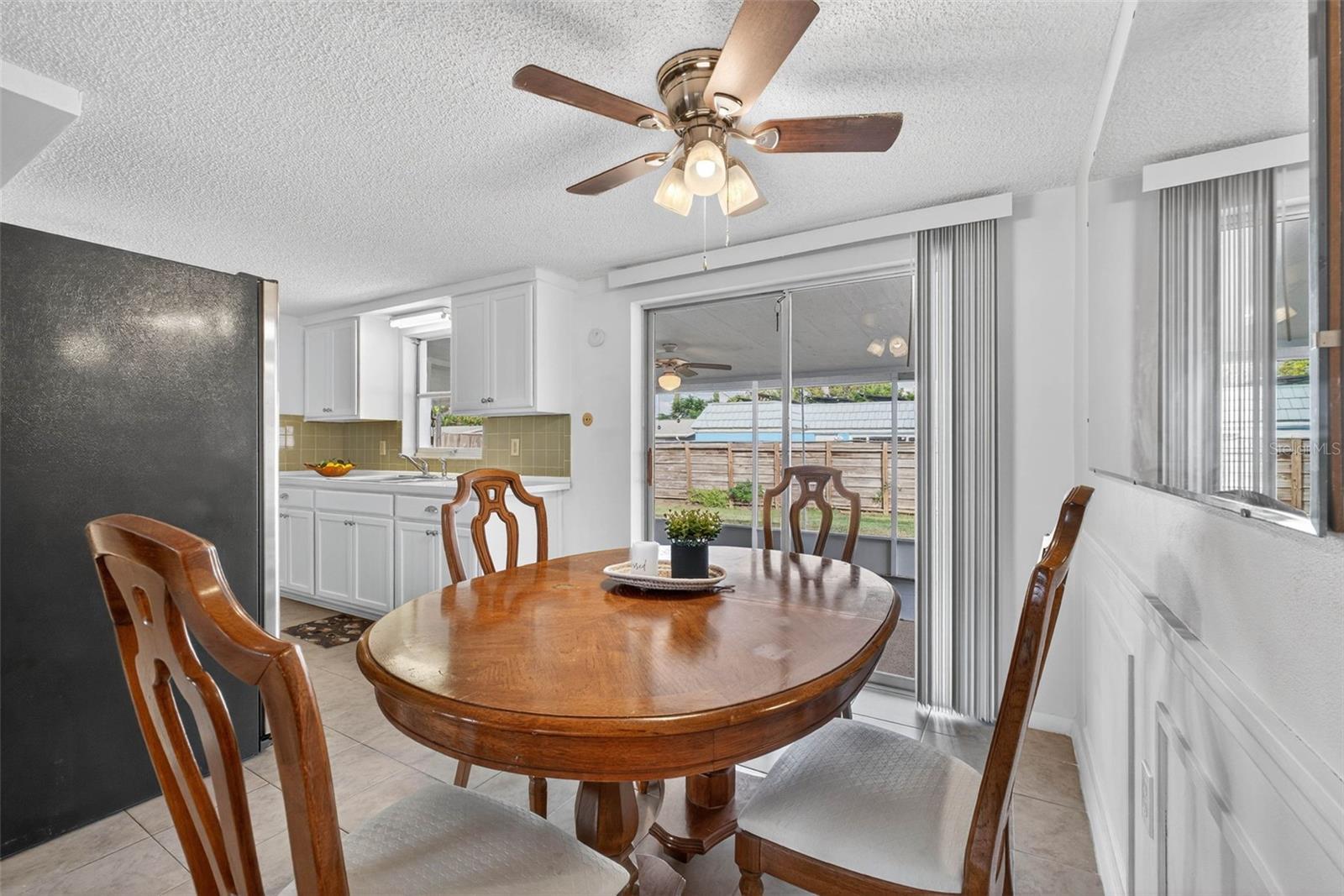 COLONIAL HILLS - Residential