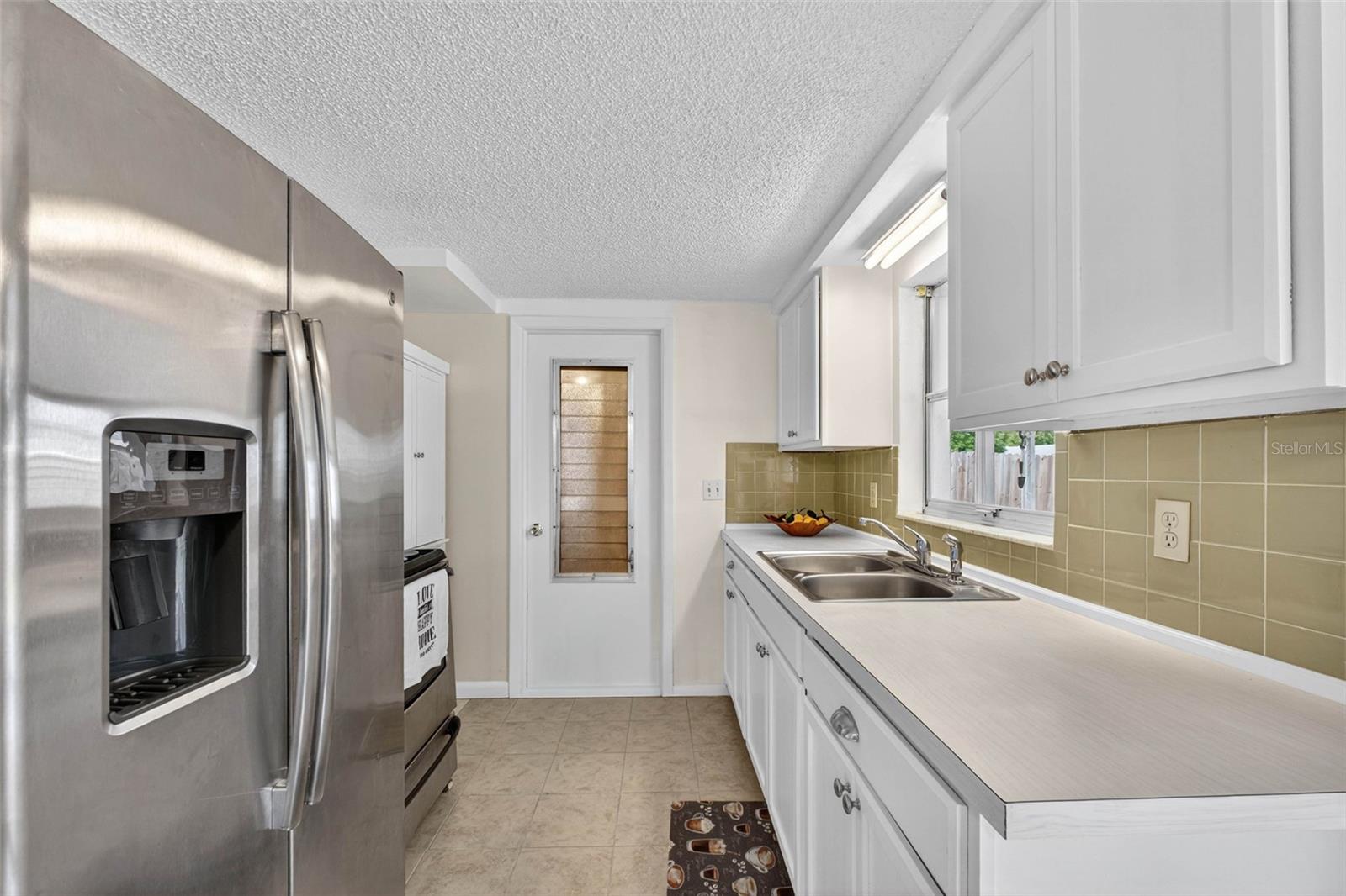 COLONIAL HILLS - Residential