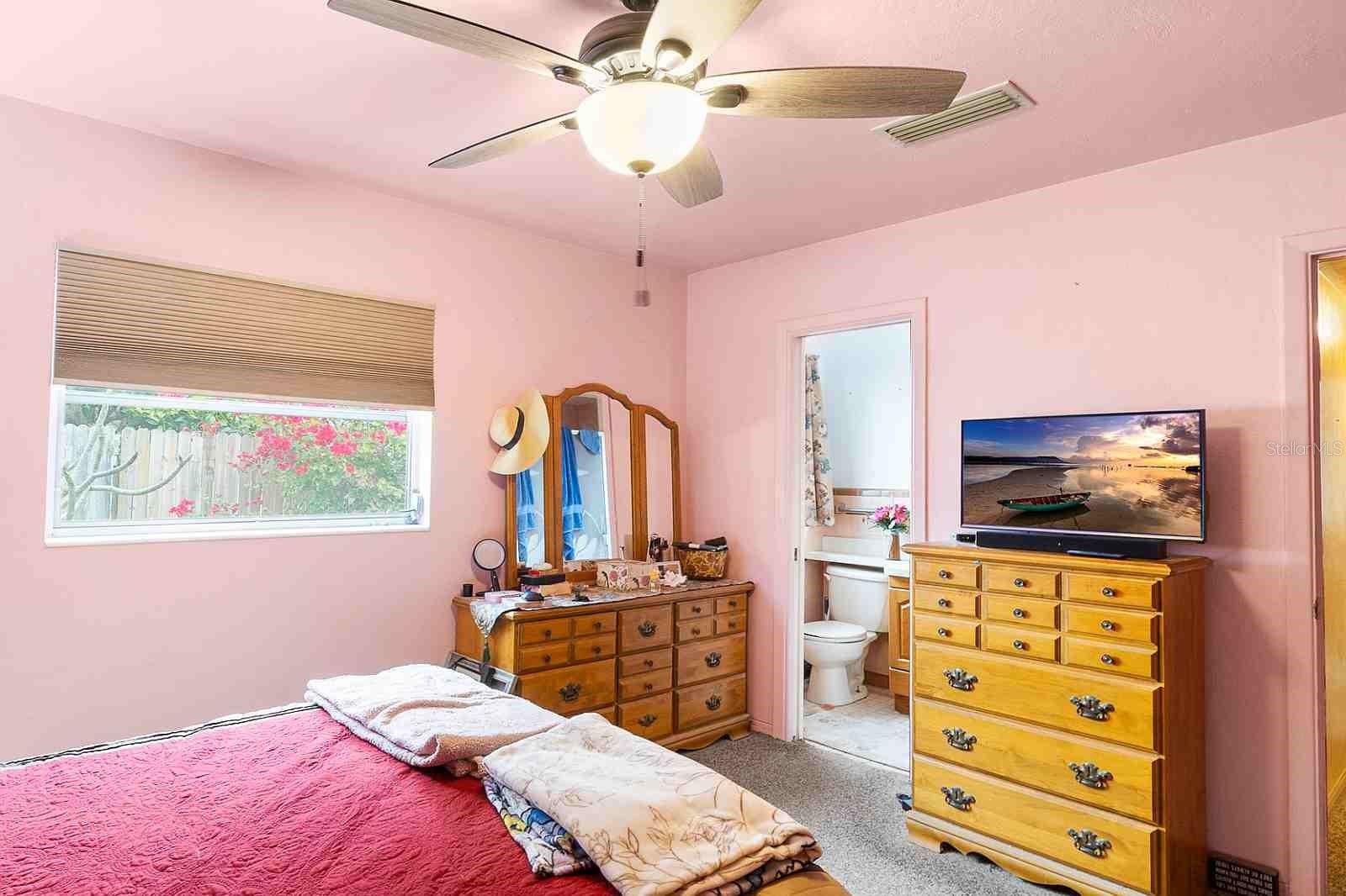 ESQUIRE MANOR - Residential