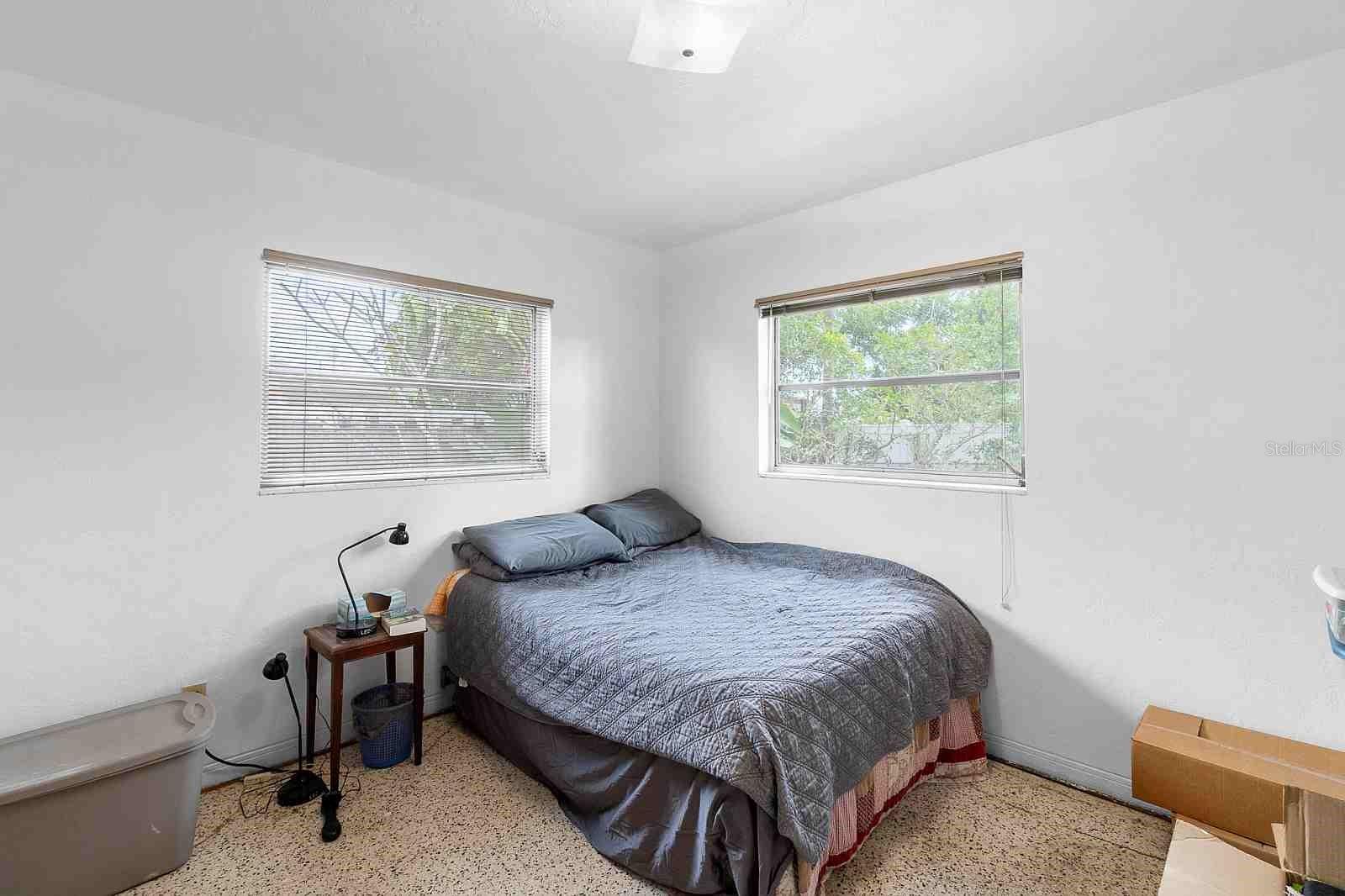 ESQUIRE MANOR - Residential