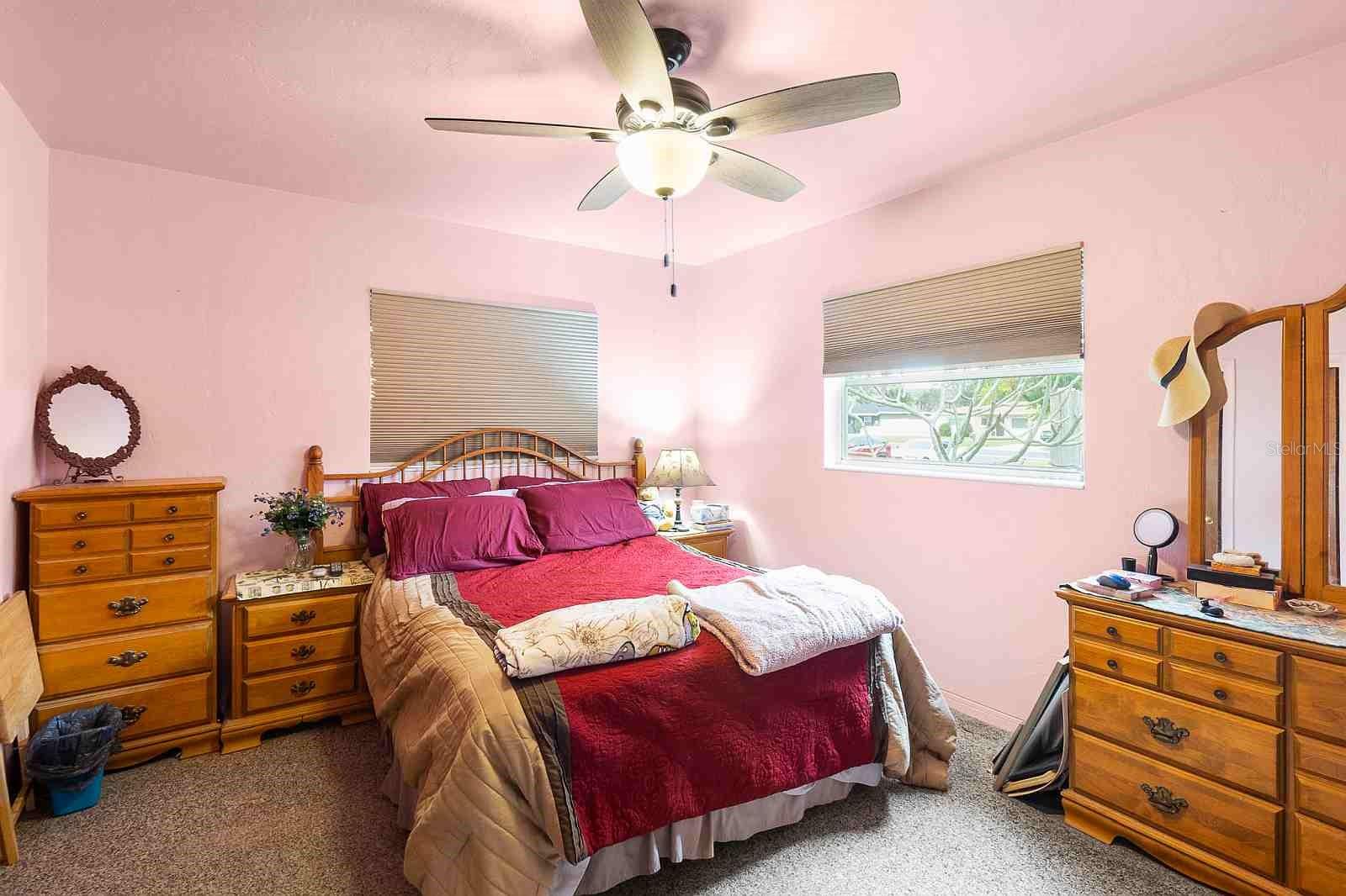 ESQUIRE MANOR - Residential