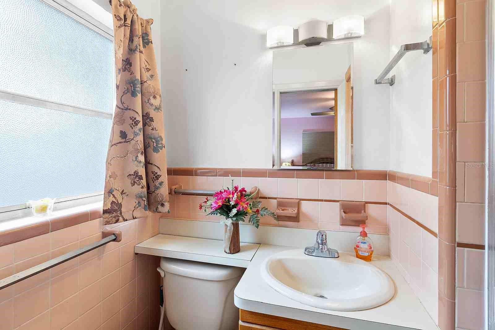 ESQUIRE MANOR - Residential