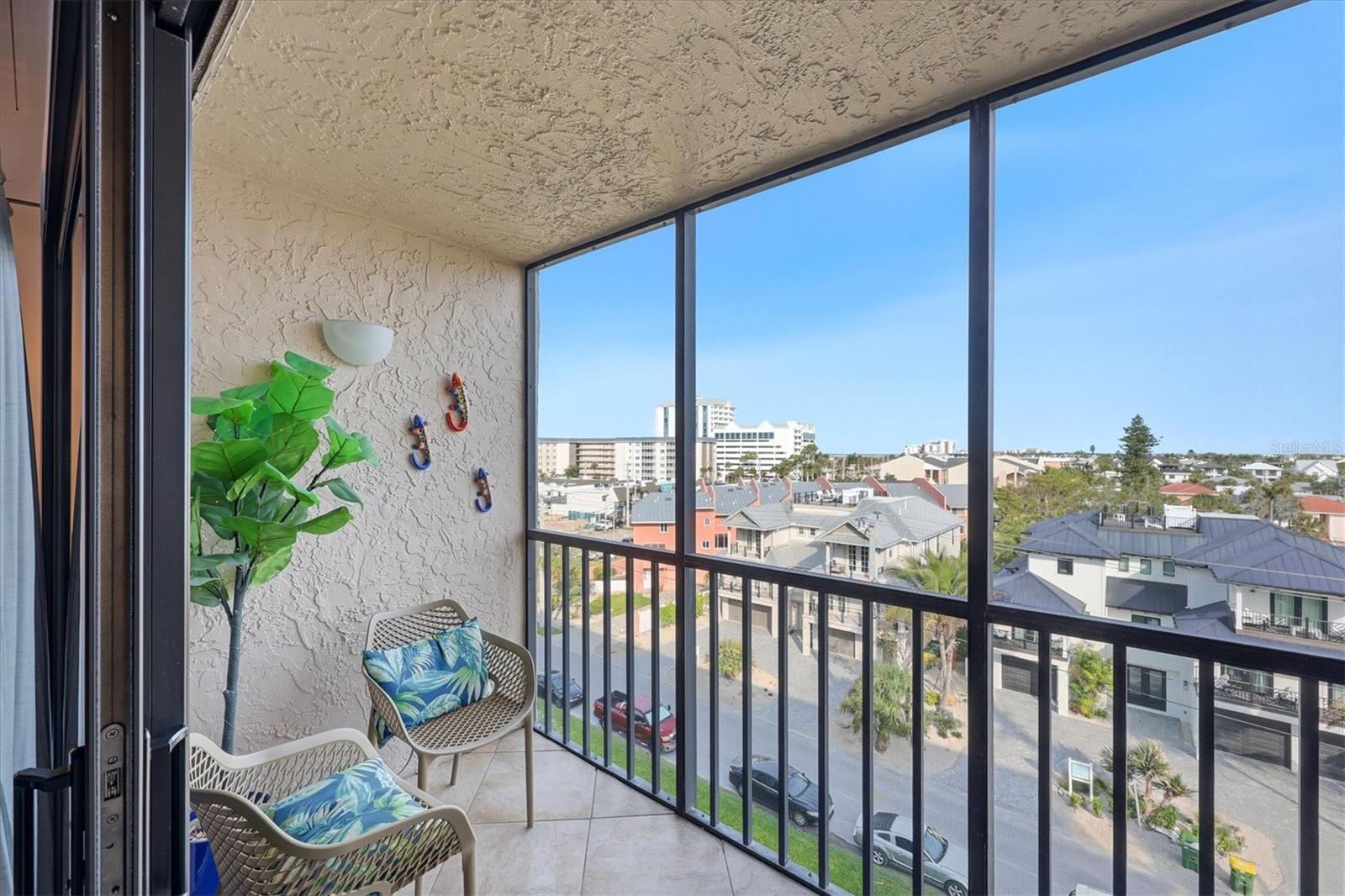 LIDO TOWERS - Residential