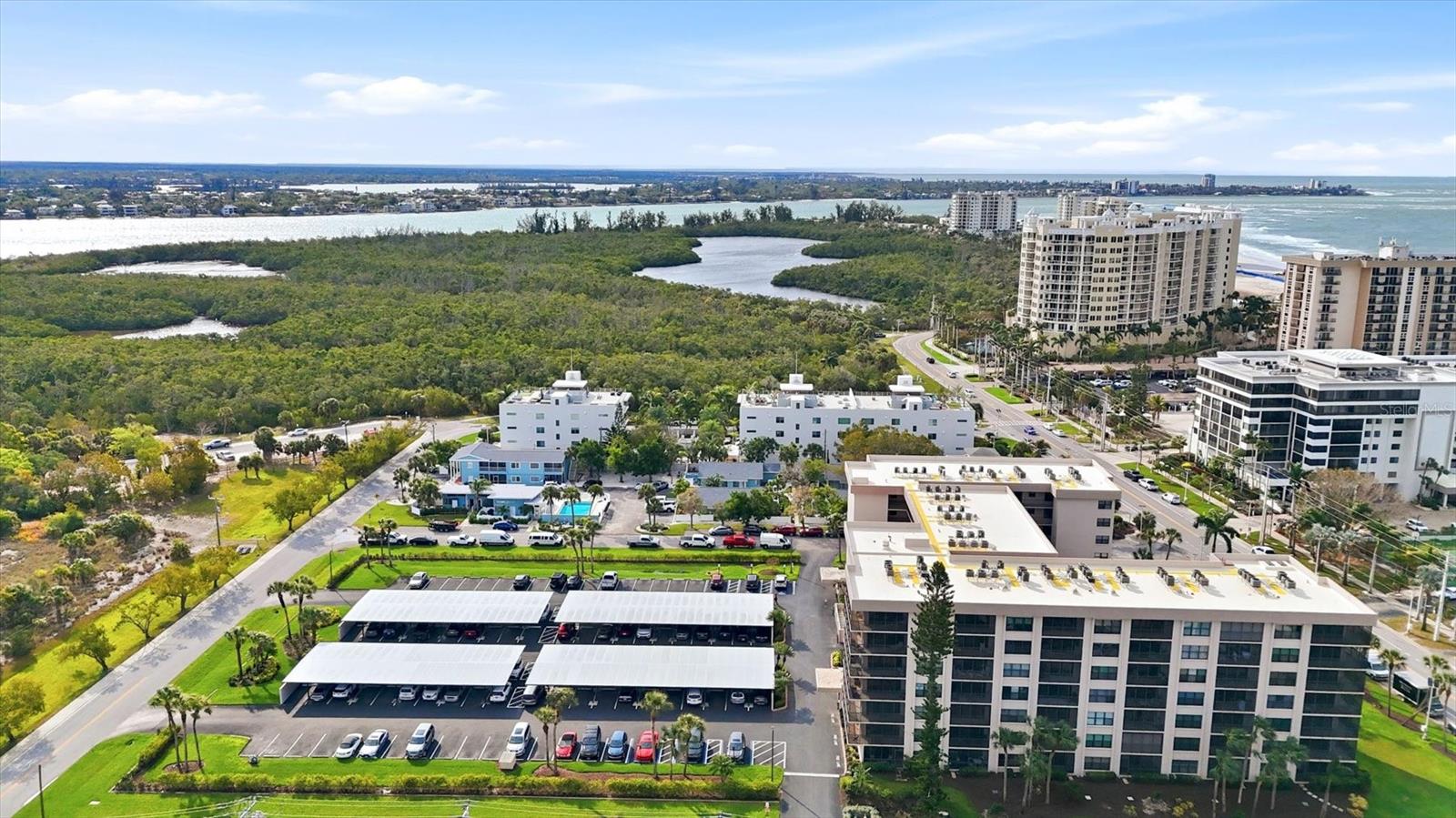 LIDO TOWERS - Residential