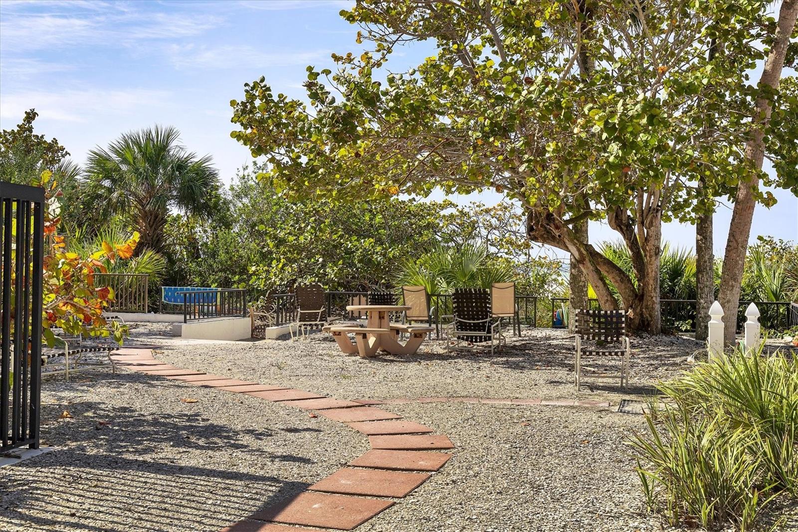 LIDO TOWERS - Residential