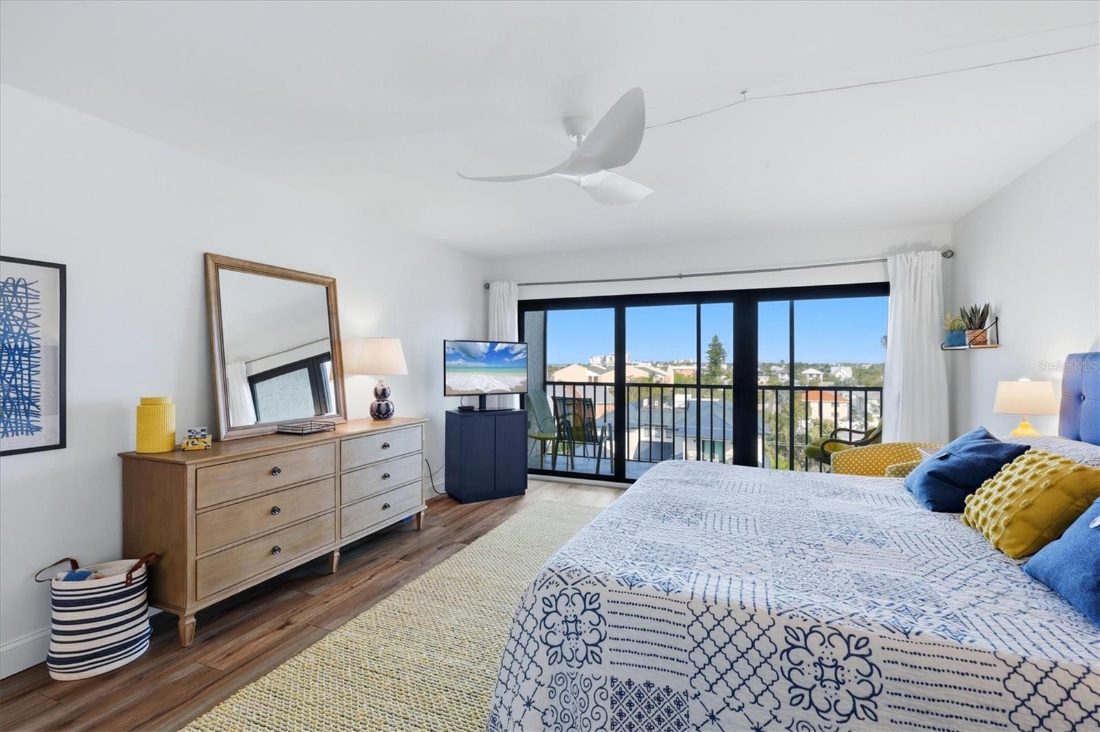 LIDO TOWERS - Residential