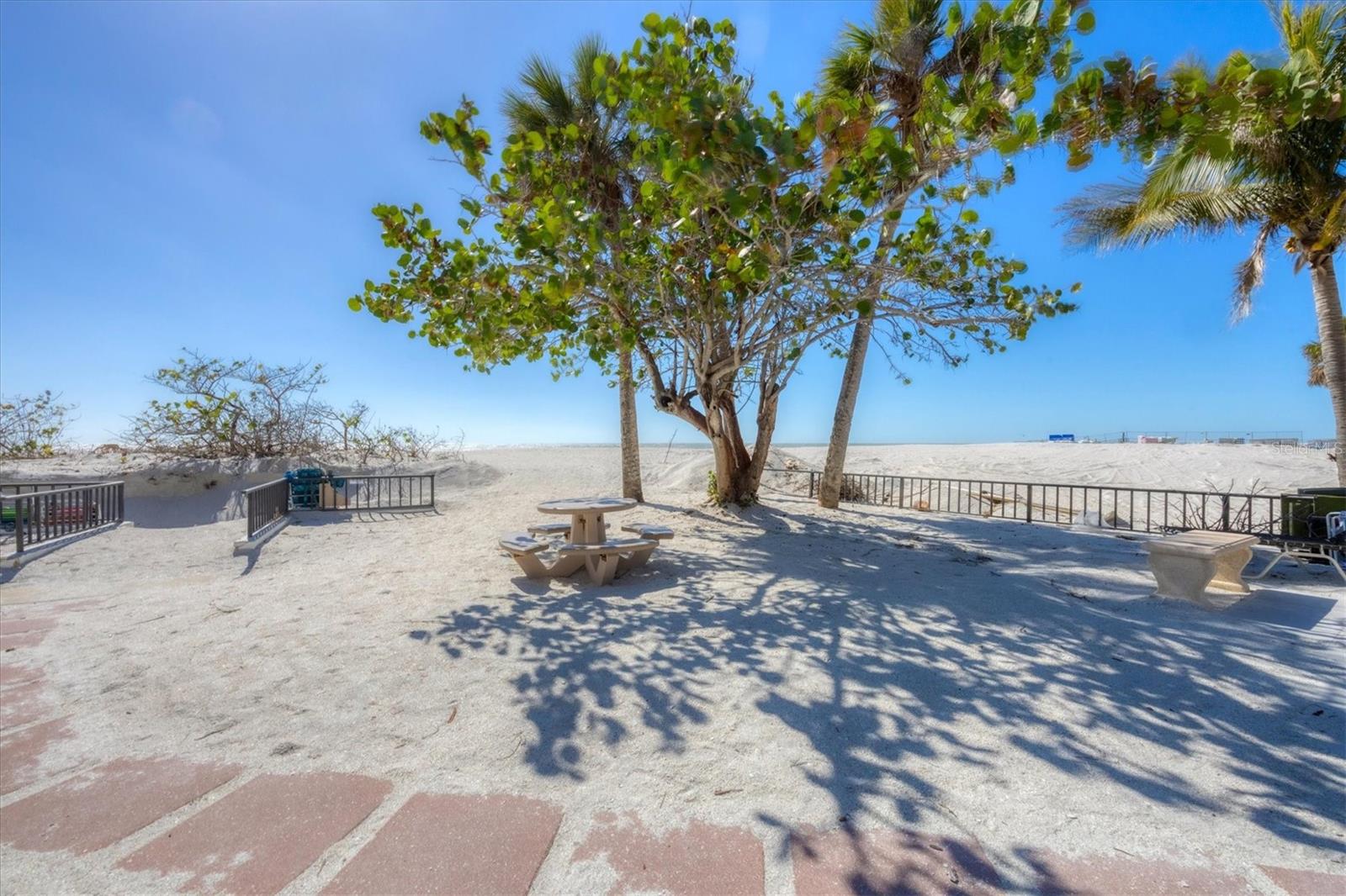 LIDO TOWERS - Residential