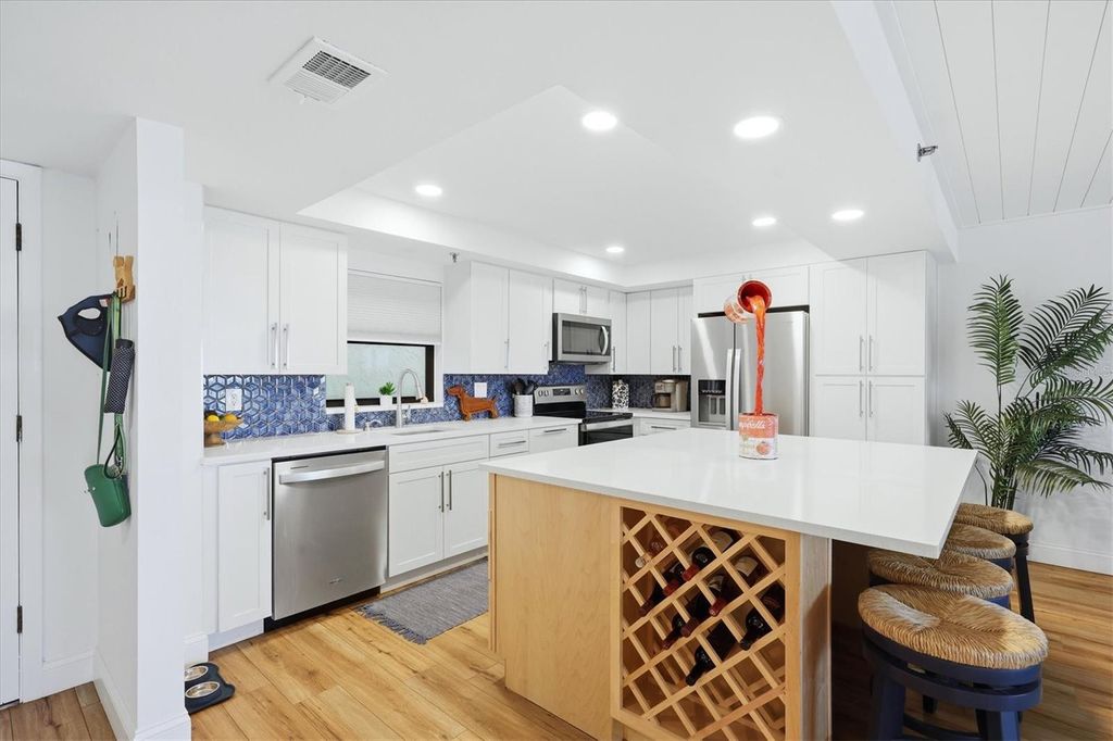 Photo of 1001 Benjamin Franklin Drive #604, Sarasota, FL 34236 (MLS # A4686677)