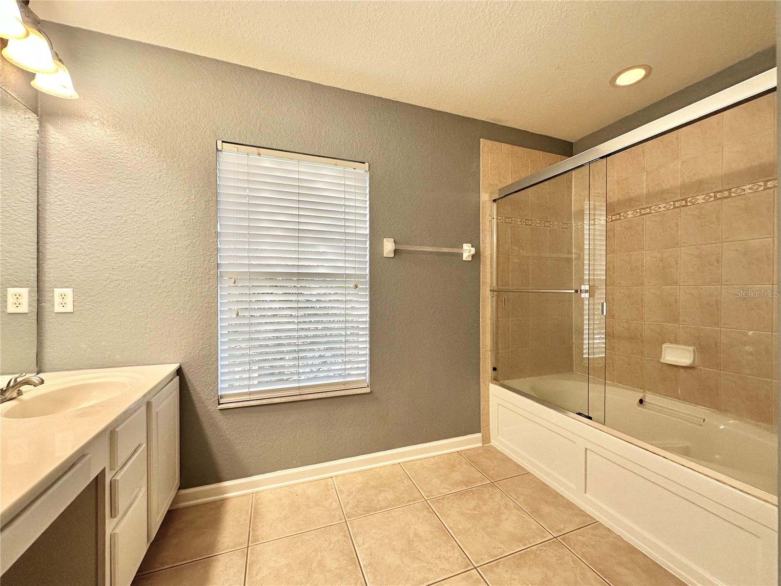 STONEBRIDGE LAKES CONDOS - Residential