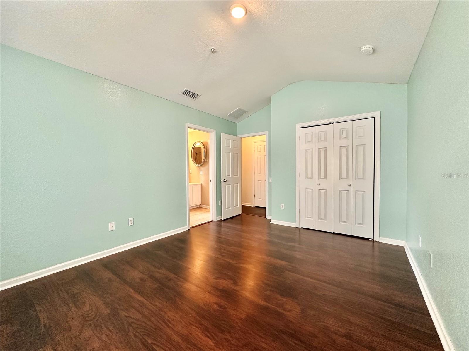 STONEBRIDGE LAKES CONDOS - Residential