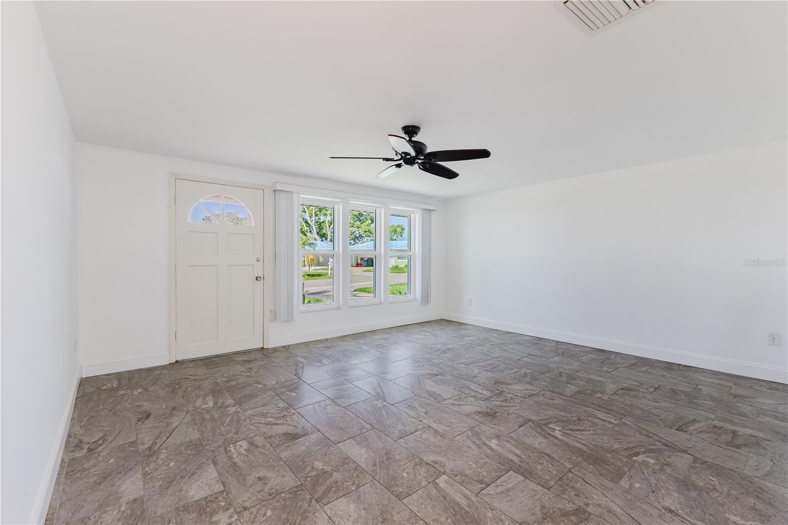 CIRCLE WOODS OF VENICE 1 - Residential