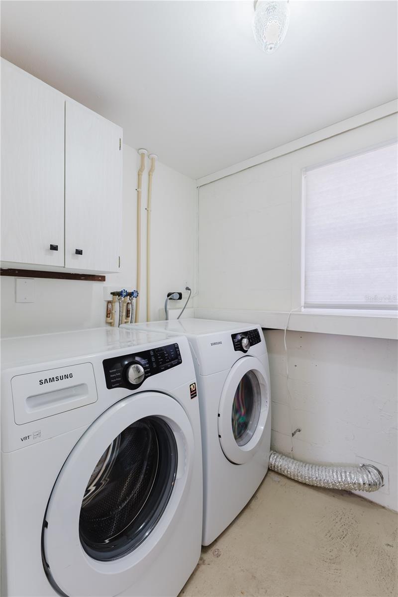 CIRCLE WOODS OF VENICE 1 - Residential