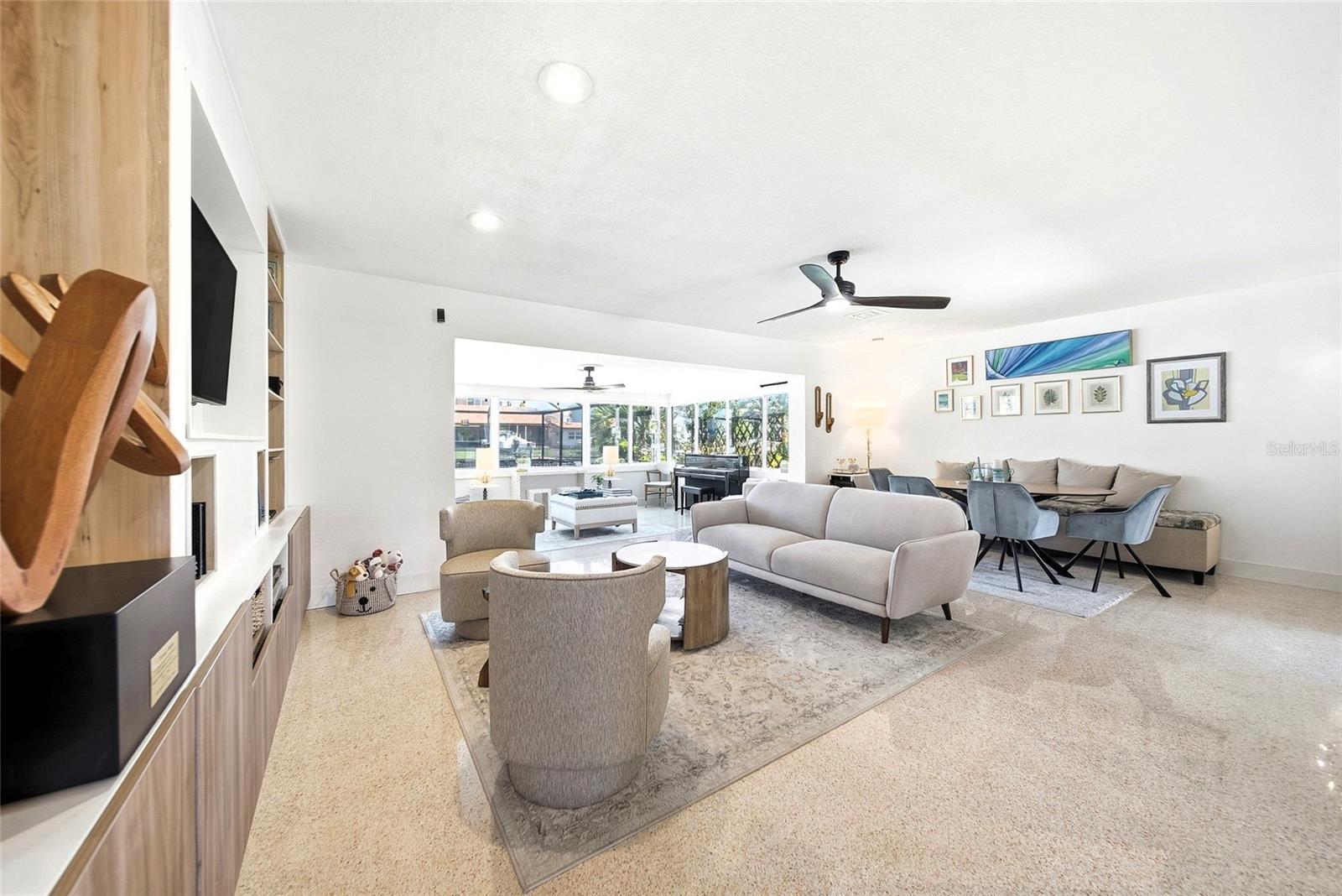 3800 BEACH DRIVE SE