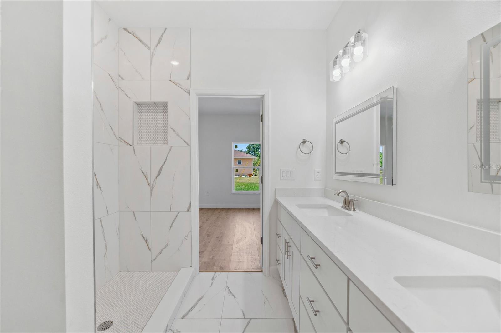 LINCOLN PARK SUB - Residential