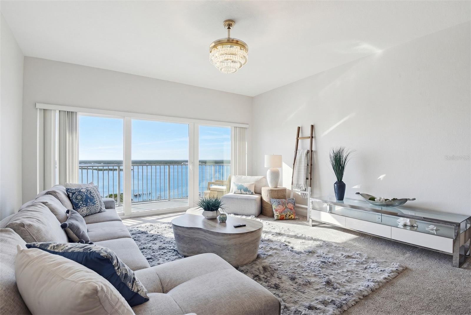 2 OCEANS WEST BOULEVARD 1702