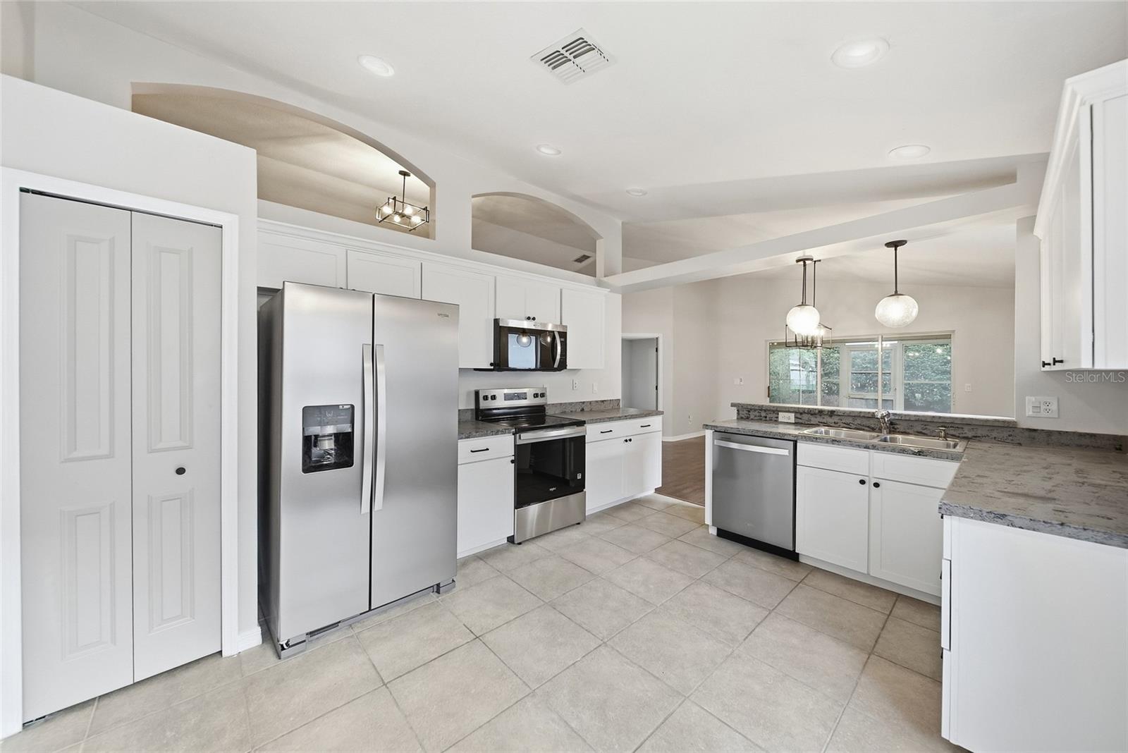 4035 CARTERET DRIVE