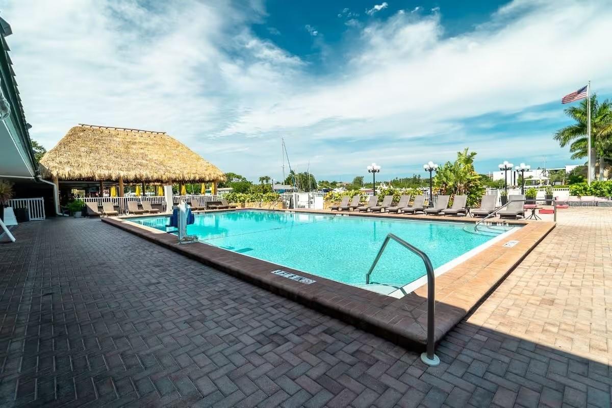 SARASOTA CAY CLUB CONDO - Residential