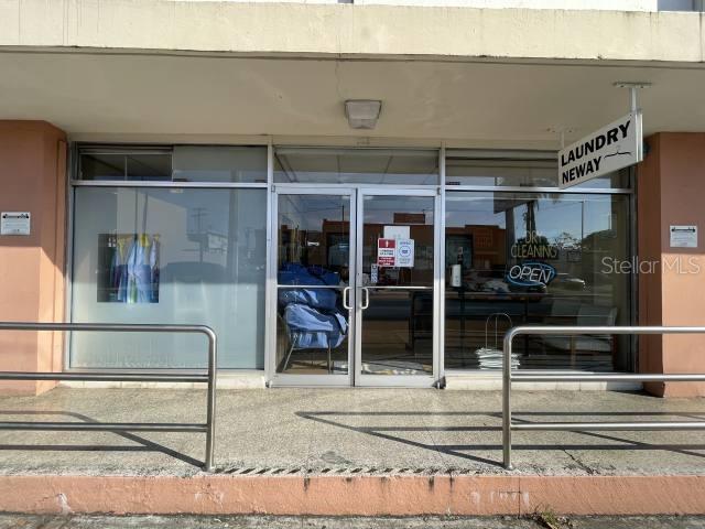 400 AV. ING. MANUEL DOMENECH