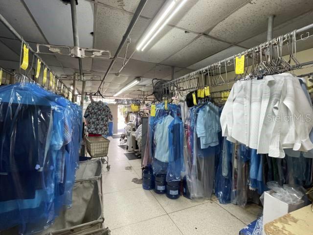400 AV. ING. MANUEL DOMENECH